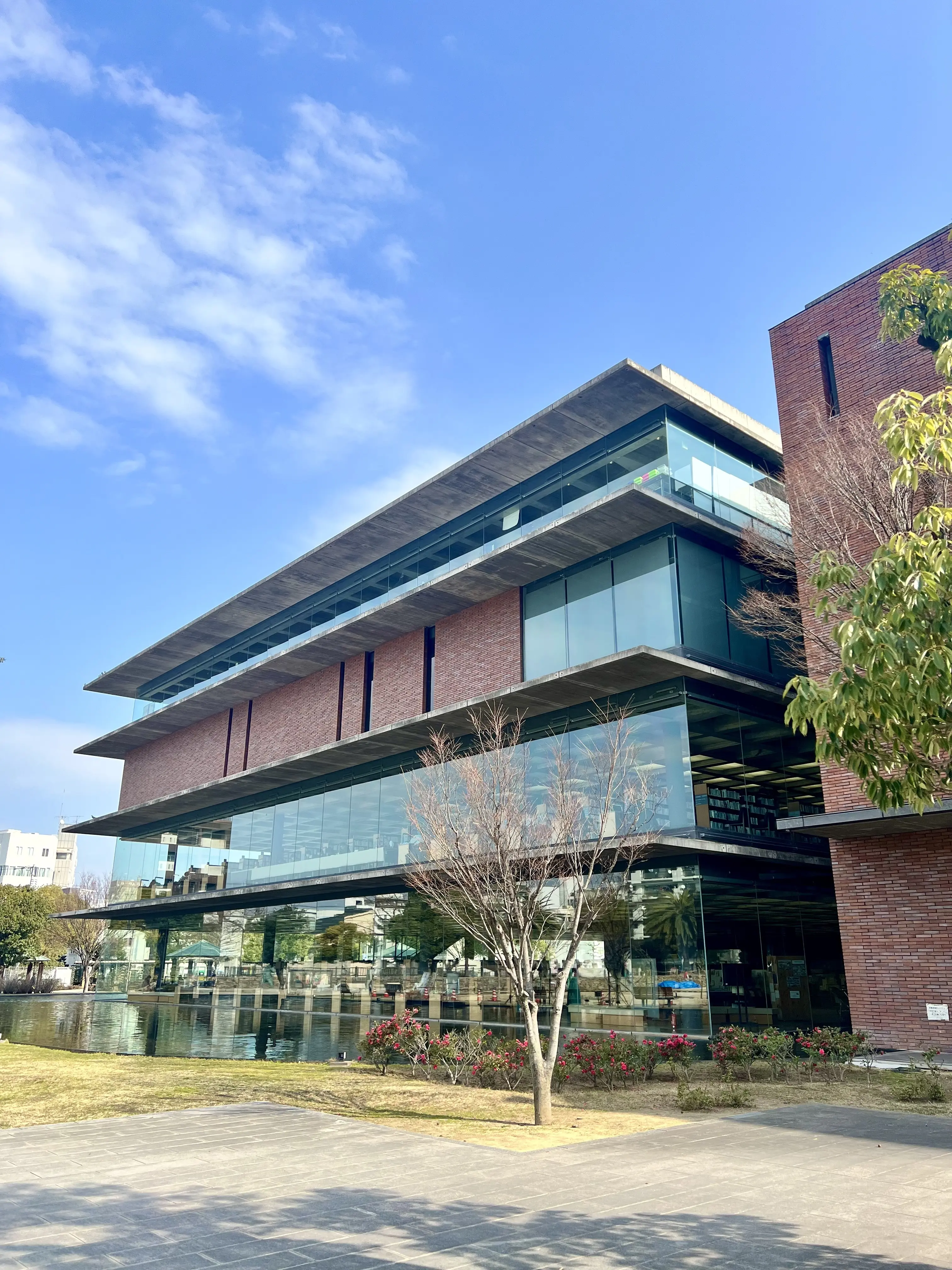 福山市図書館