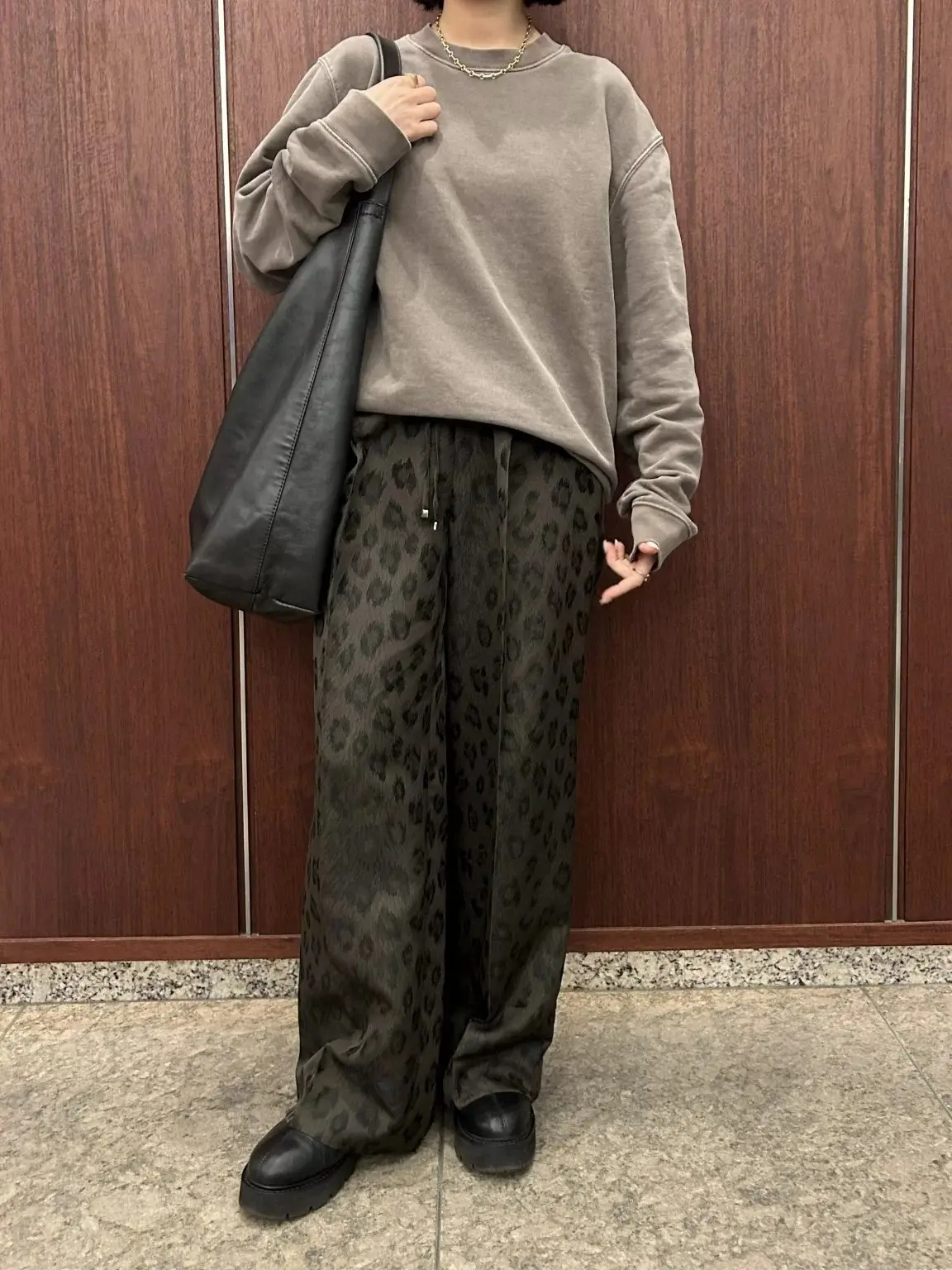 着回しがきく冬の柄パンツをスタッフの私服にコーディネートしてみました♪ 「E by eclat ・レオパードジャカードパンツ」【50代ファッション】_1_6