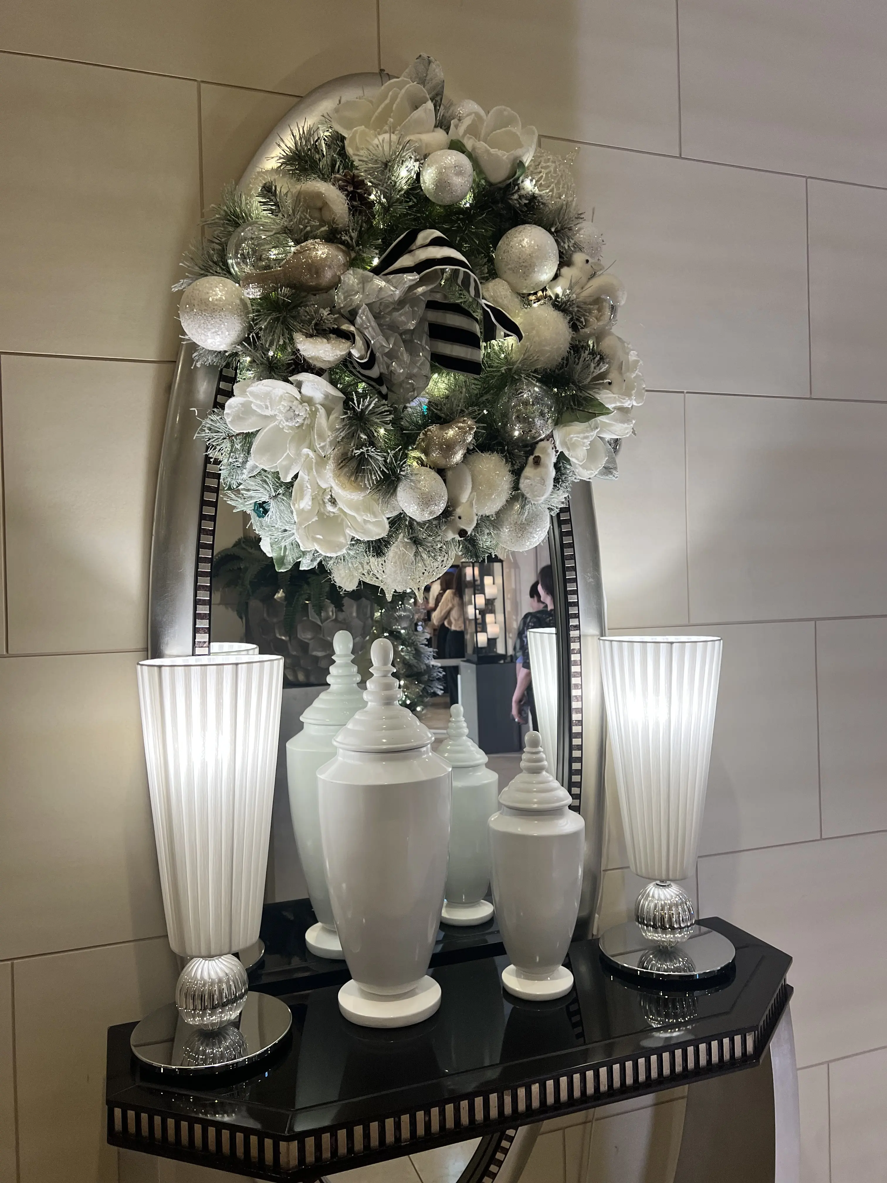 甘すぎない大人チュールブラウスで『ソワレ・ドゥ・エクラ2025』へ_1_2-3