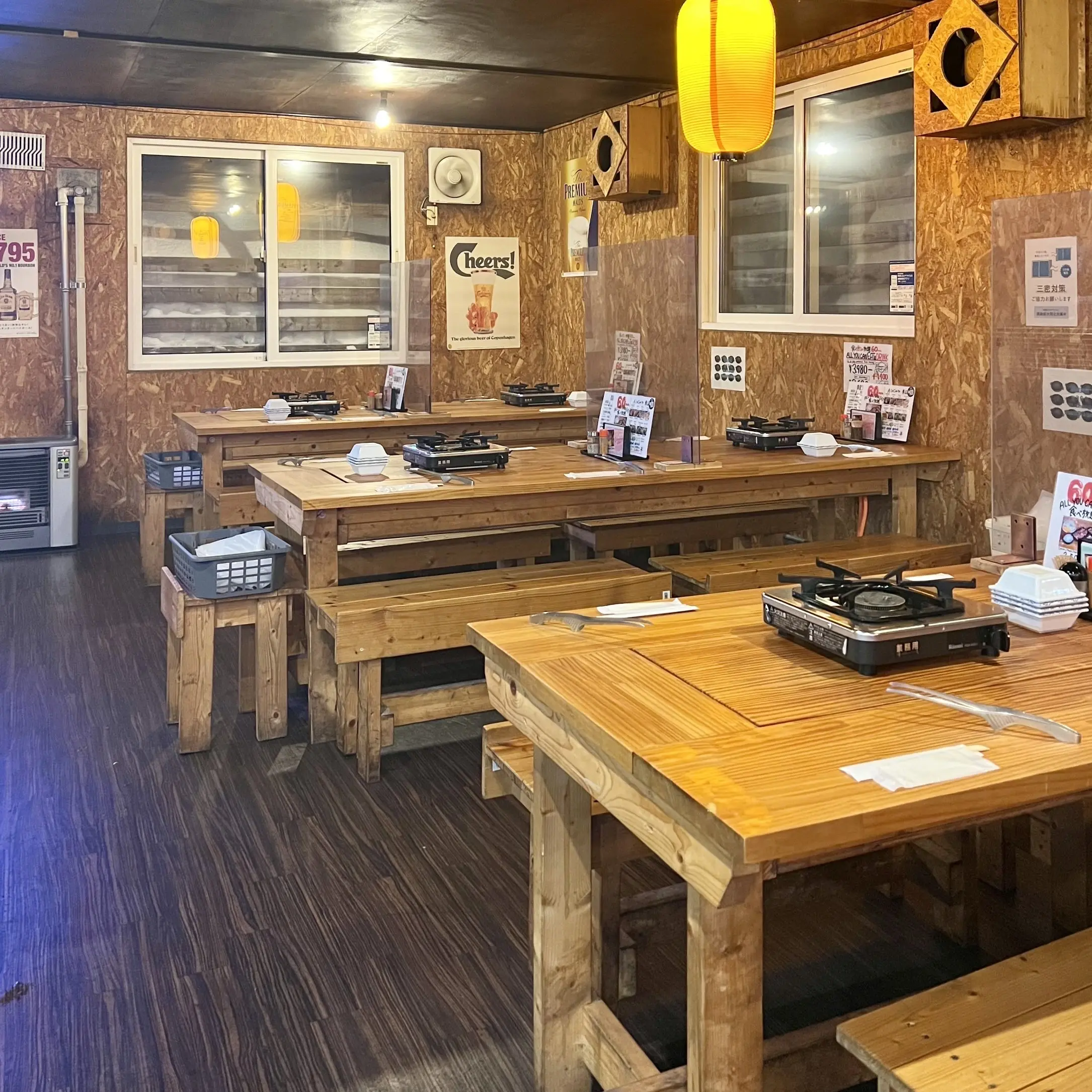 ニセコのヒラフにあるジンギスカンレストラン「ニセコ草庵」の店内