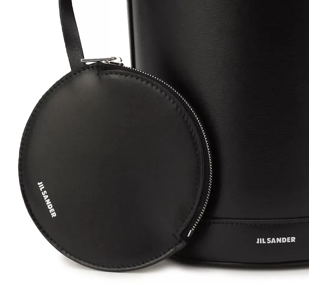 欲しいのは冬を彩るパワーアイテム！　華リュクスなアウター＆バッグまとめ_1_15