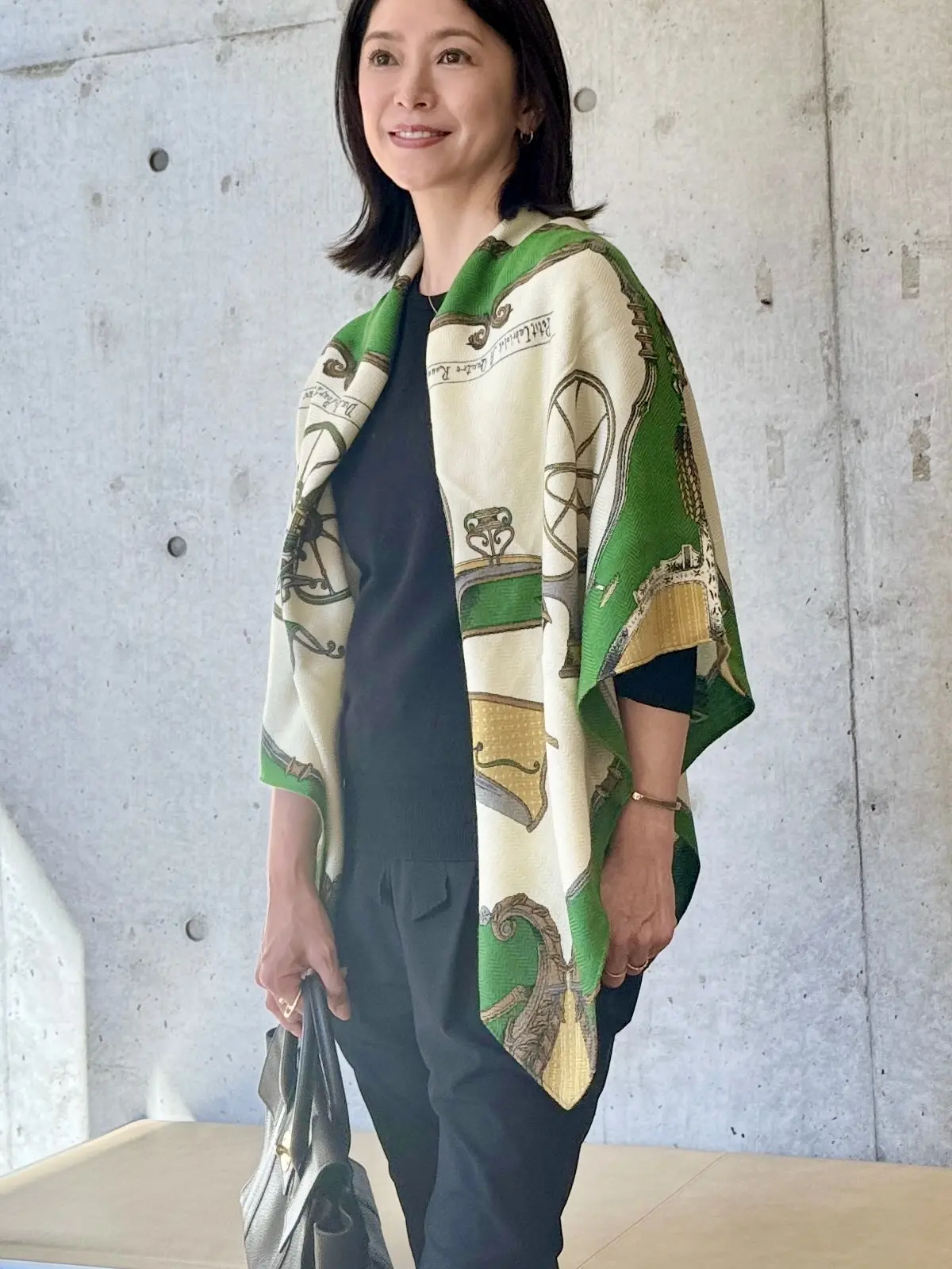 エクラ華組　根村麻里さん　ストールコーデ