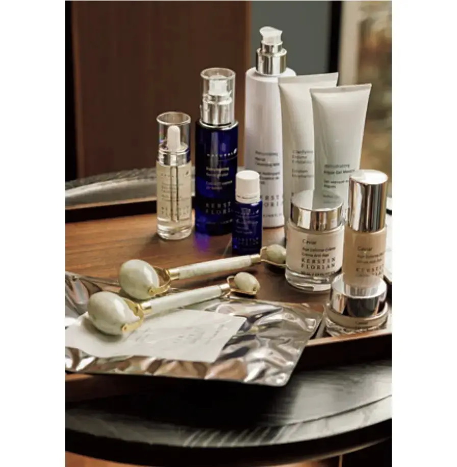 「レガシー」には「クリスチャン フローリアン」を採用。フェイシャル用にはキャビア由来の抗酸化成分を含む美容液やジェイドローラーも