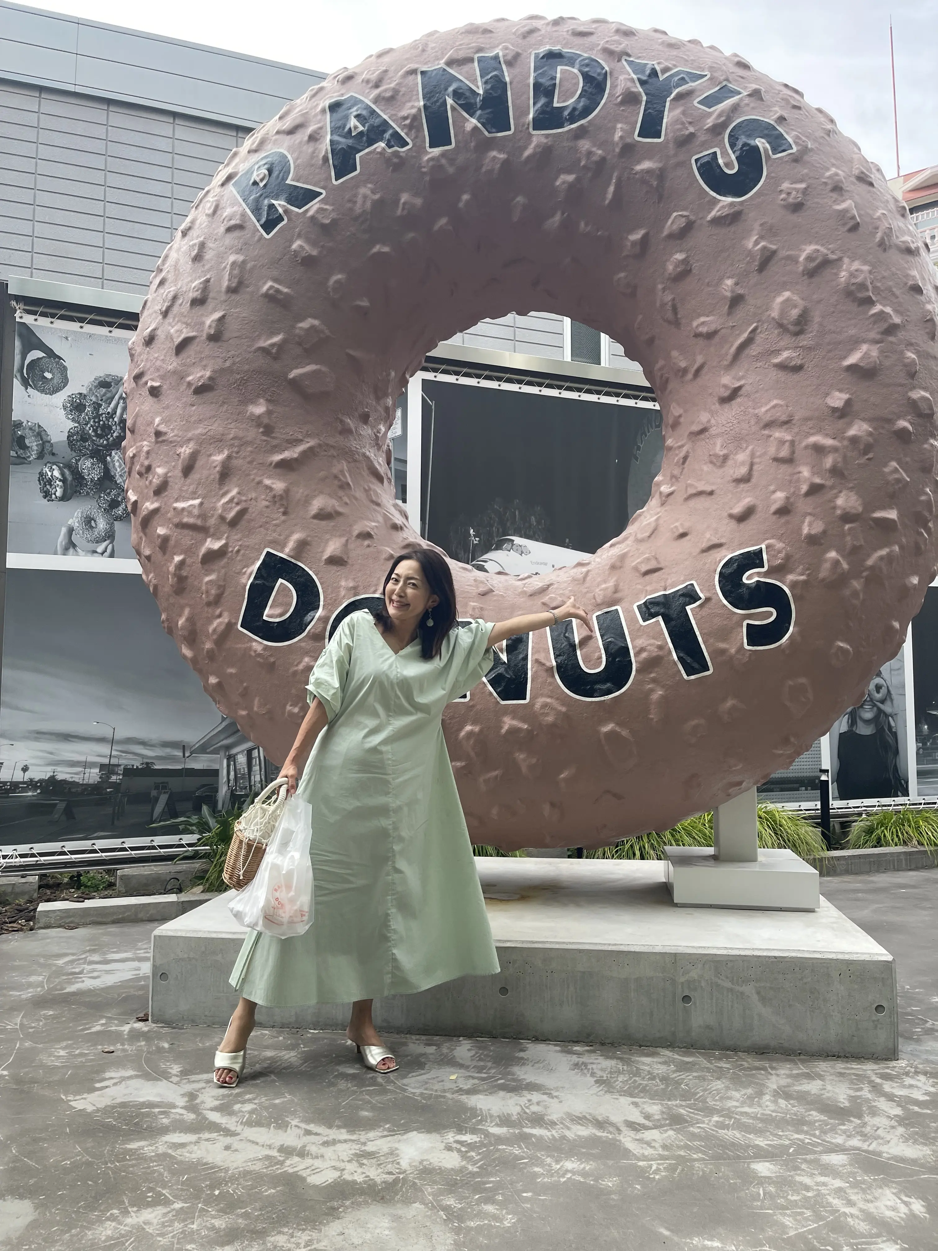 大人の休日in代官山◇アイスグリーンのワンピースを着て、昼飲みビールと大人気ドーナツ。_1_12