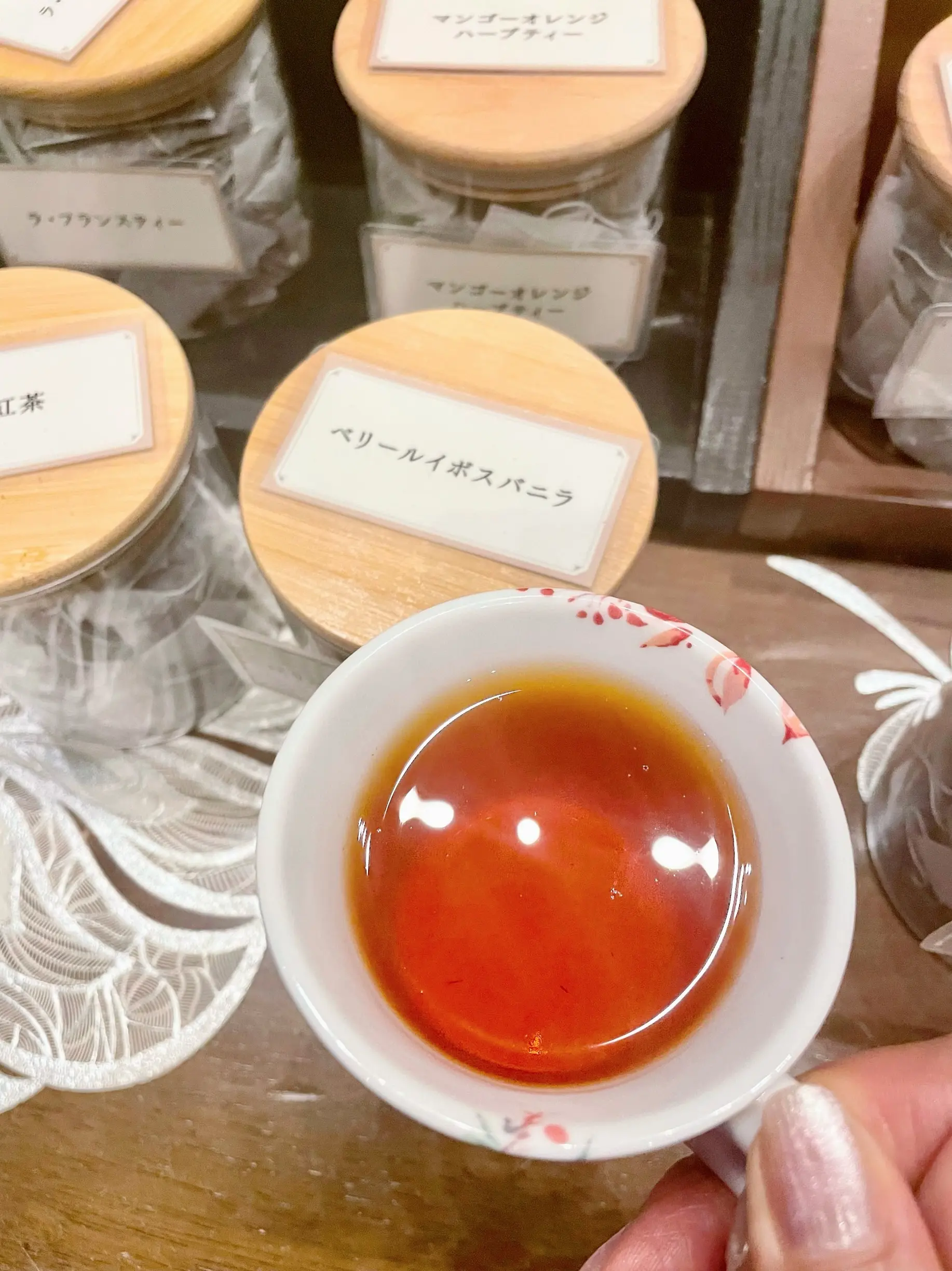 ルイボスティー、ベリールイボスバニラ、ベリールイボスバニラティー、Afternoon Flower Lounge Tea Bloomy 銀座店、カンノーロ、美味しいアフタヌーンティー、美味しいランチ、美味しい女子会、可愛い女子会、映えるアフタヌーンティー、お花のアフタヌーンティー、ミシュラン星付きシェフ監修、ロブションシェフ監修、Tea Bloomy 銀座店、 アフタヌーンティー フラワーラウンジ ティーブルーミー、アフタヌーンティー、お花のアフタヌーンティー、アジアンフラワー、アジアンフラワーアフタヌーンティー、 、アジアン、アジアンテイスト、アジアンインテリア、飲み放題、フリードリンク、ドリンクブュッフェ、大空間、アトラクション風、素敵空間、アジアン空間、ワイン、赤ワイン、白ワイン、ハーブティー、コーヒー、カフェラテ、本格コーヒー、タピオカドリンク、30種類、30種類のハーブティー