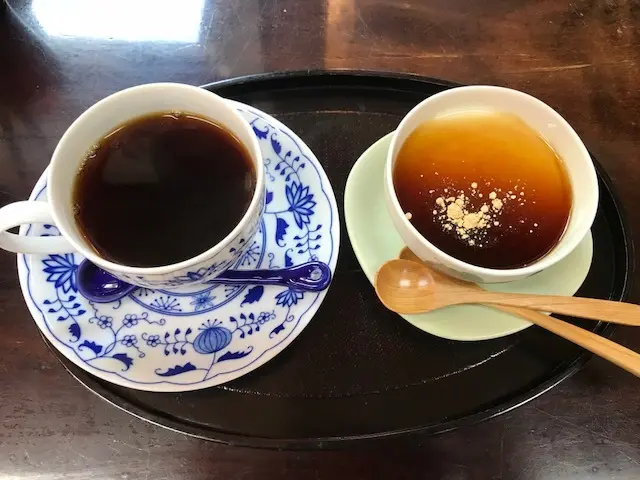 塚本みやげ店「豆乳杏仁豆腐と大山コーヒーセット」