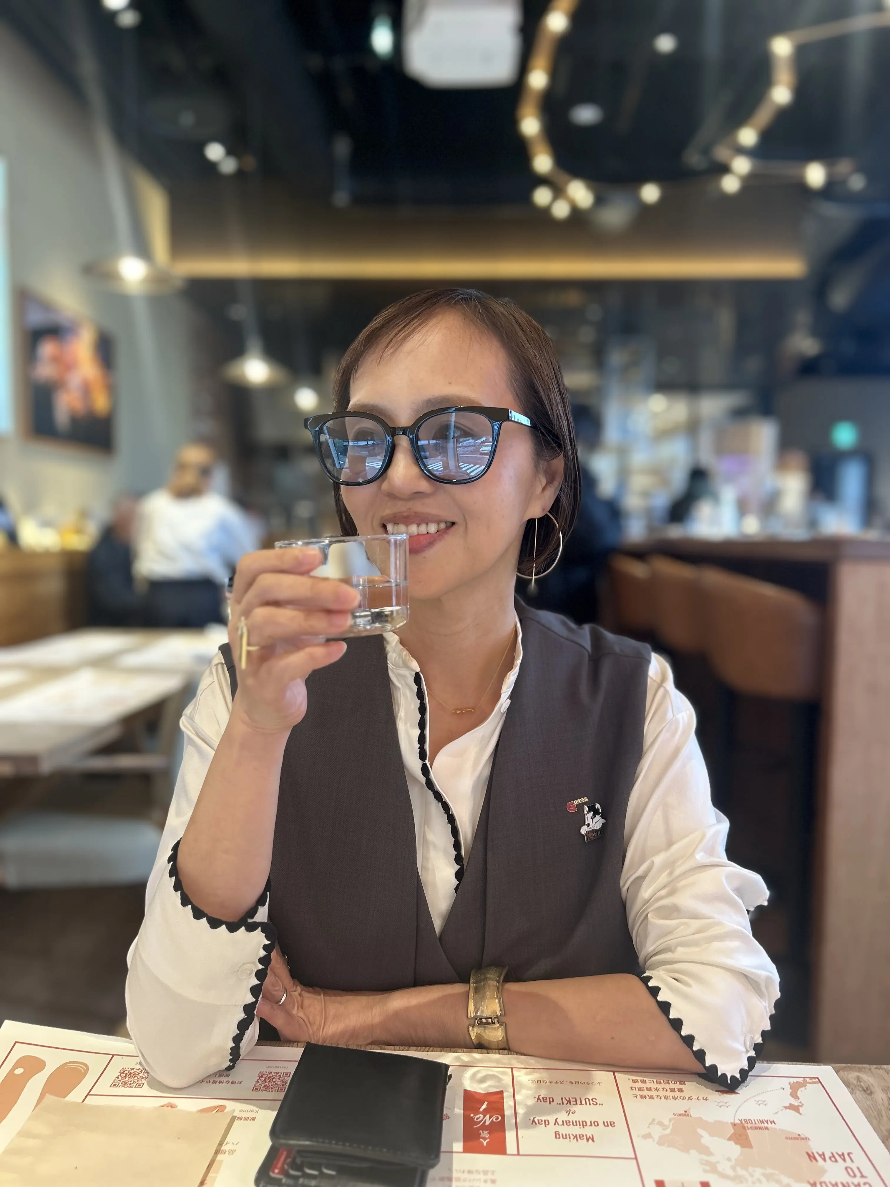 お洒落な町 代官山は古着屋さんで見つけたお気に入りのＧジャンやジレを羽織って_1_23