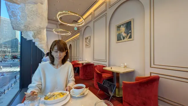 ル　サロンドニアス