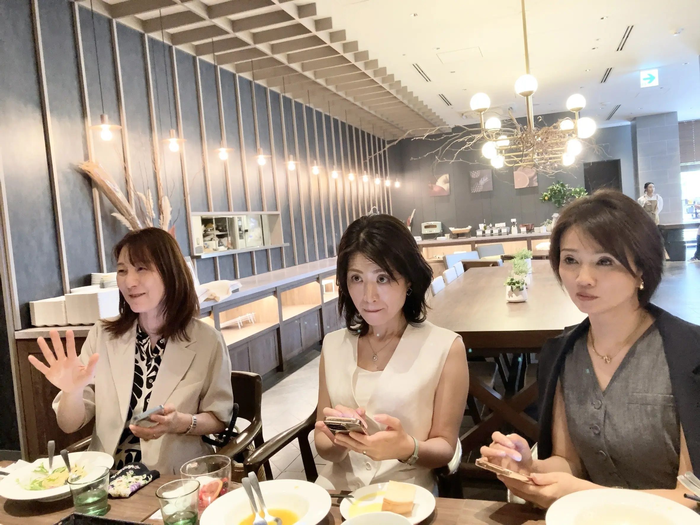 華組　大岩三智子さんとJマダムの皆さんとランチ_1_6