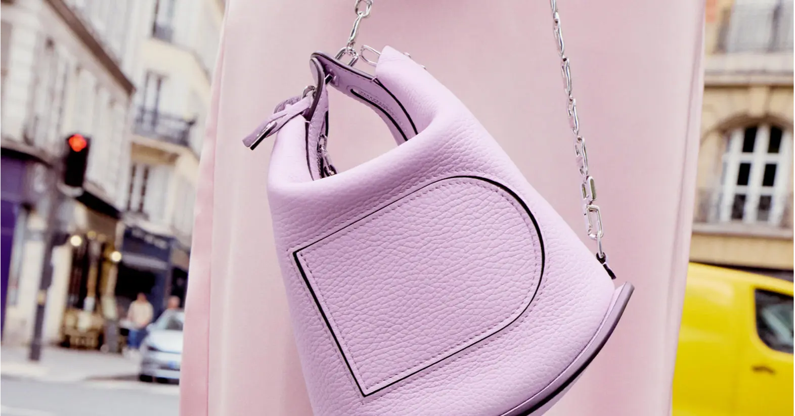 最終お値下げ　デルヴォー　DELVAUX パンエクラ　ミストラル　限定品 eclat's pick up】形を変えるバッグ!? デルヴォーの新作「パン