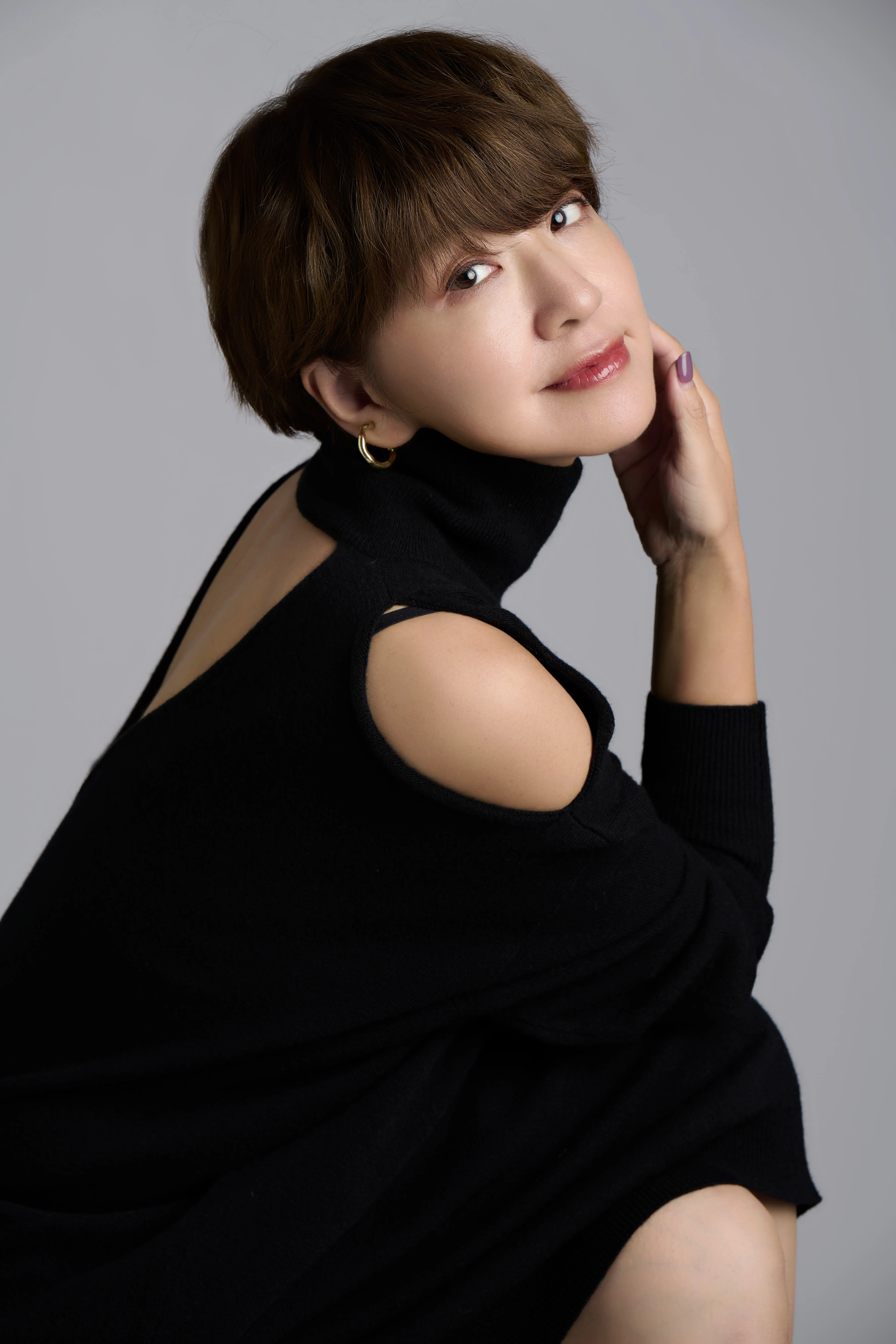 冬のマフラー、バンダナで顔周りの印象に差をつける大人の新春おしゃれコーデ_1_7