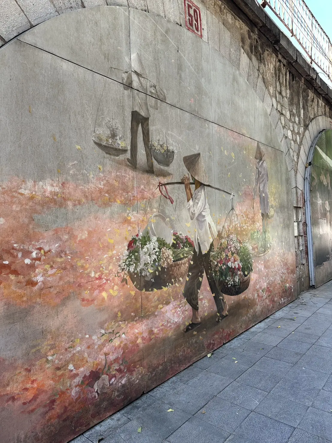 ベトナム　ハノイ　フンフン壁画通り　アート