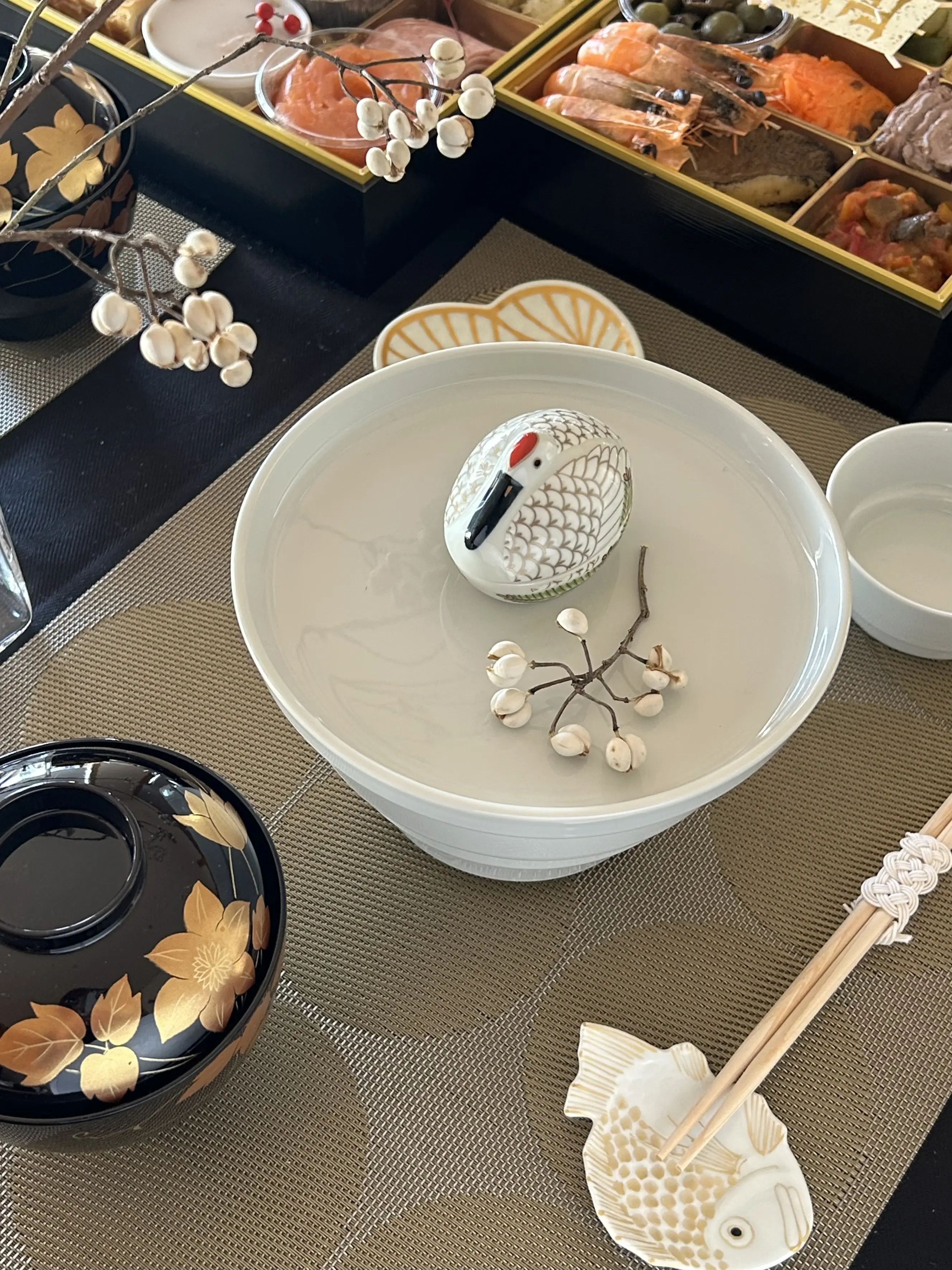 有田焼　ARITA PORCELAIN LAB の CONIC  フレンチお節【東京/成城DÉGUSTATION 】　テーブルコーディネート