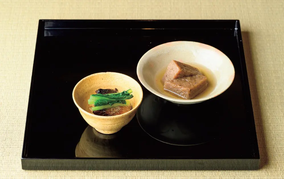 国内旅行　金沢　和食  竹千代　右のこんにゃくはベストな食感のために、いもをサイ ズから吟味