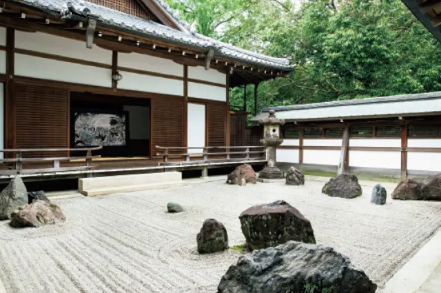 京都の皇室ゆかりの社寺　石清水八幡宮の石庭