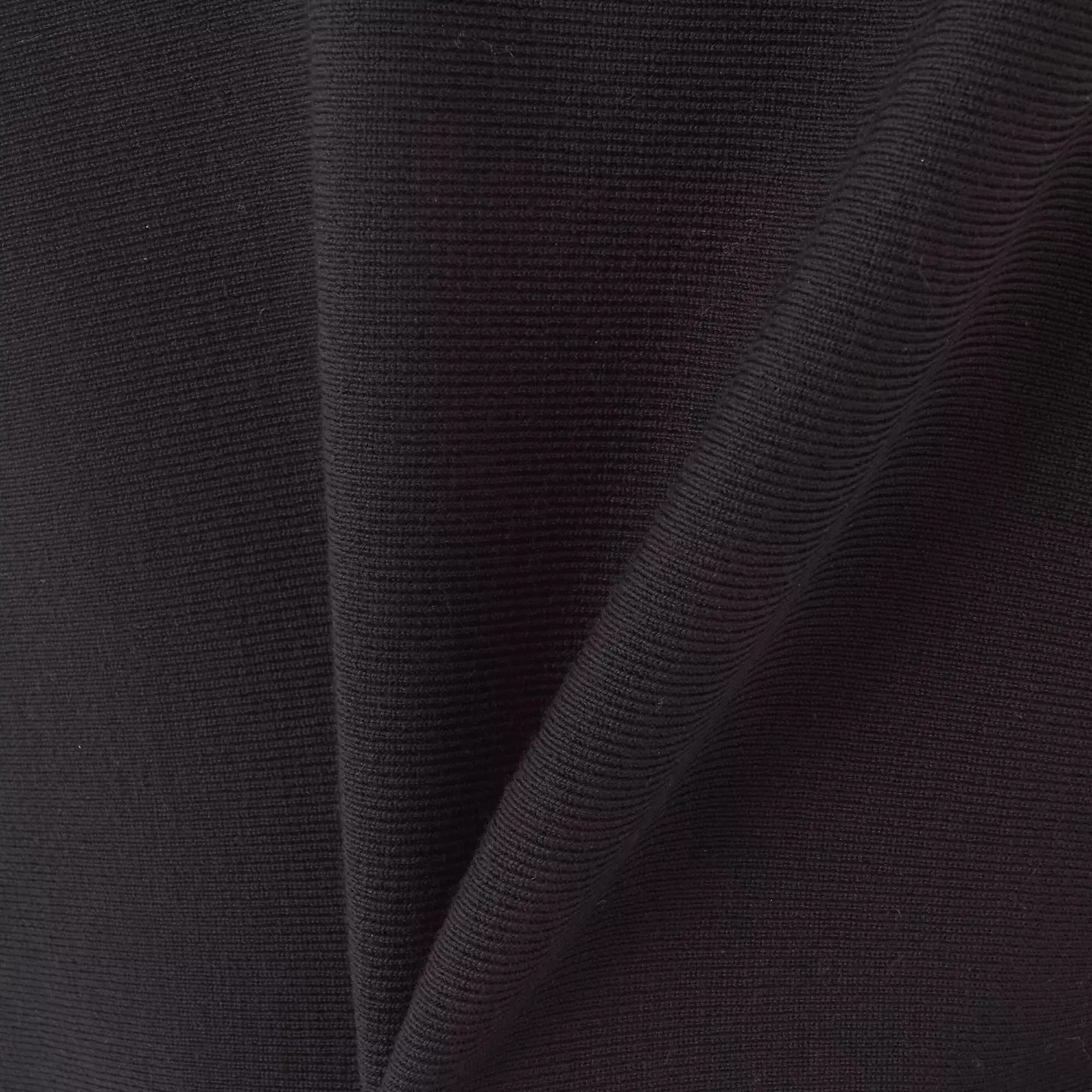 幸せな冬時間はお気に入りの一枚から！心地よく華やかな「エブリデイニット」_1_21