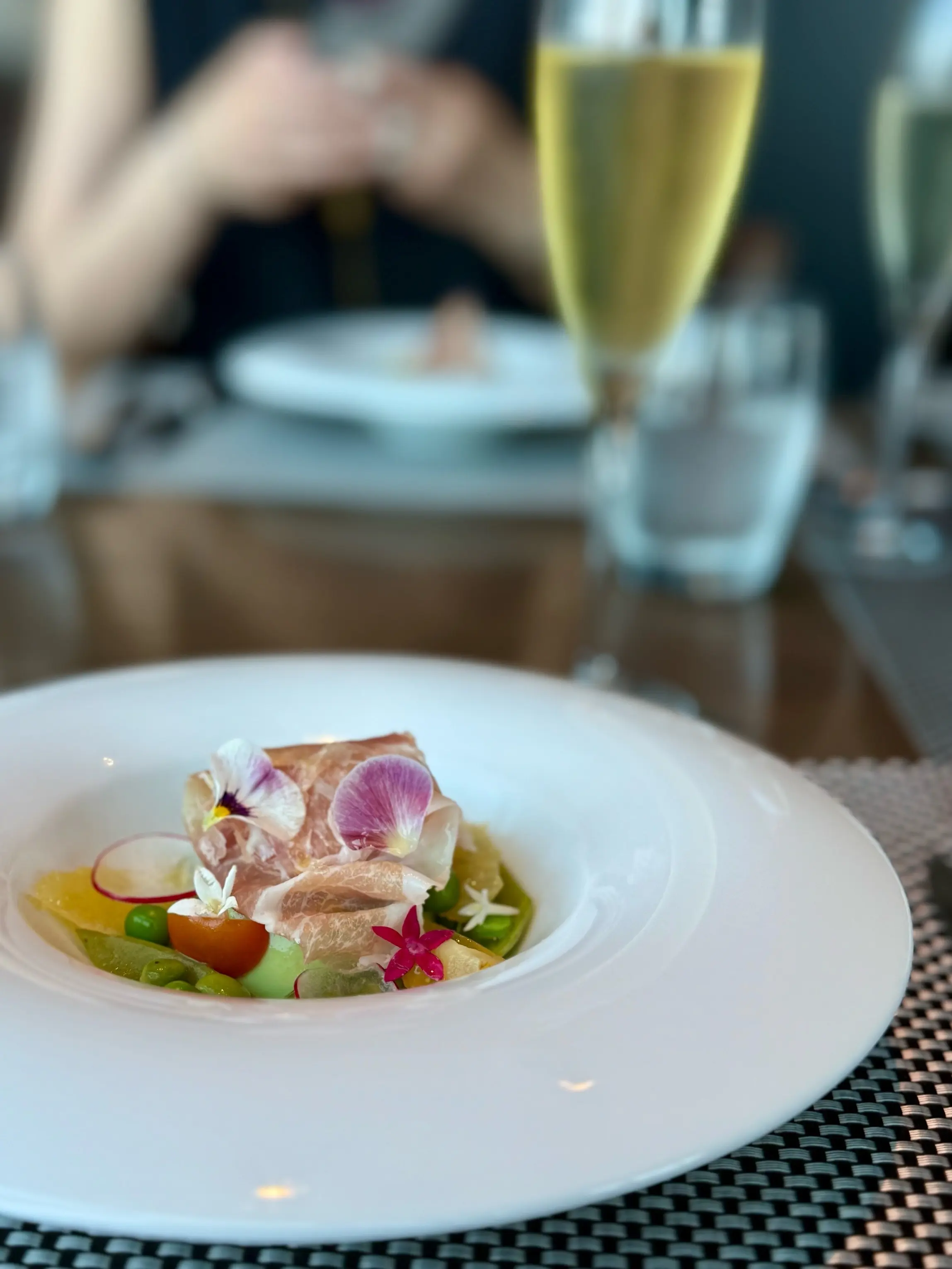 Prime42 steakhouse &amp; sky bar料理、前菜、生ハム、豆