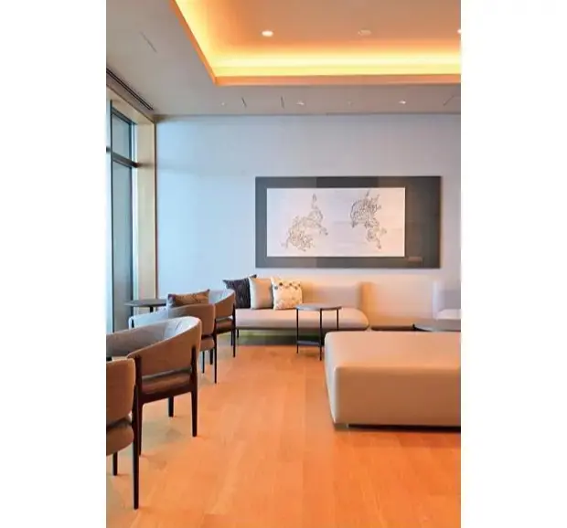 展望露天風呂の湯上りサロンは、ホテルのロビーのようにリラックスできる造り。