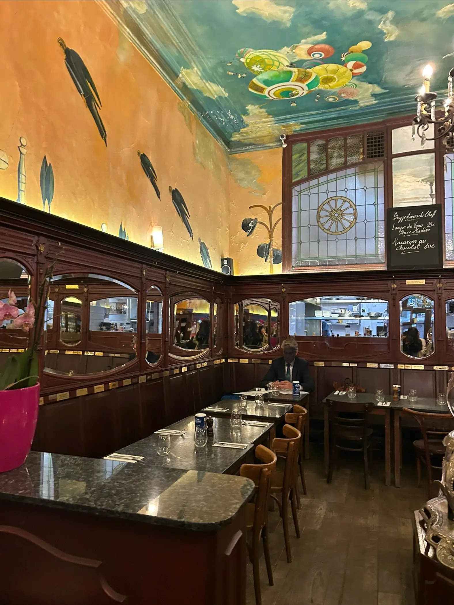 ブリュッセルの名店「La Roue D’or」　夕食　グラス