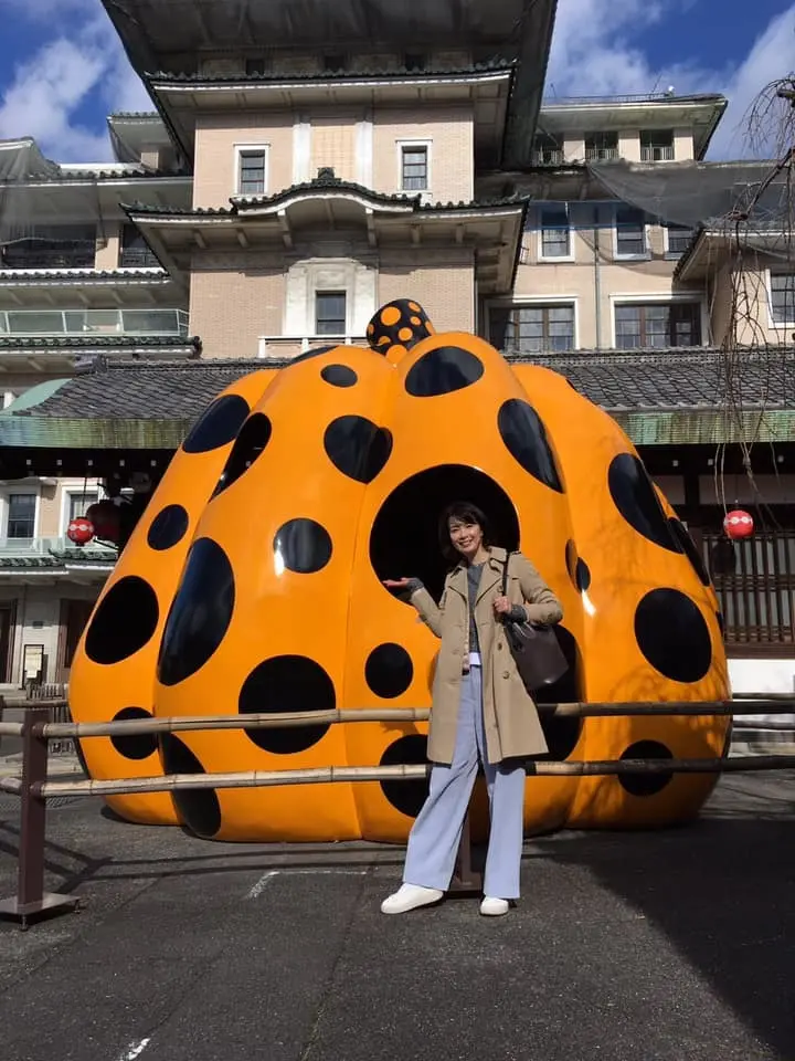 草間彌生コラボ　ニット　専用 ZARAのキラキラニットで京都祇園 草間彌生永遠の南瓜展へ | 華組 川﨑