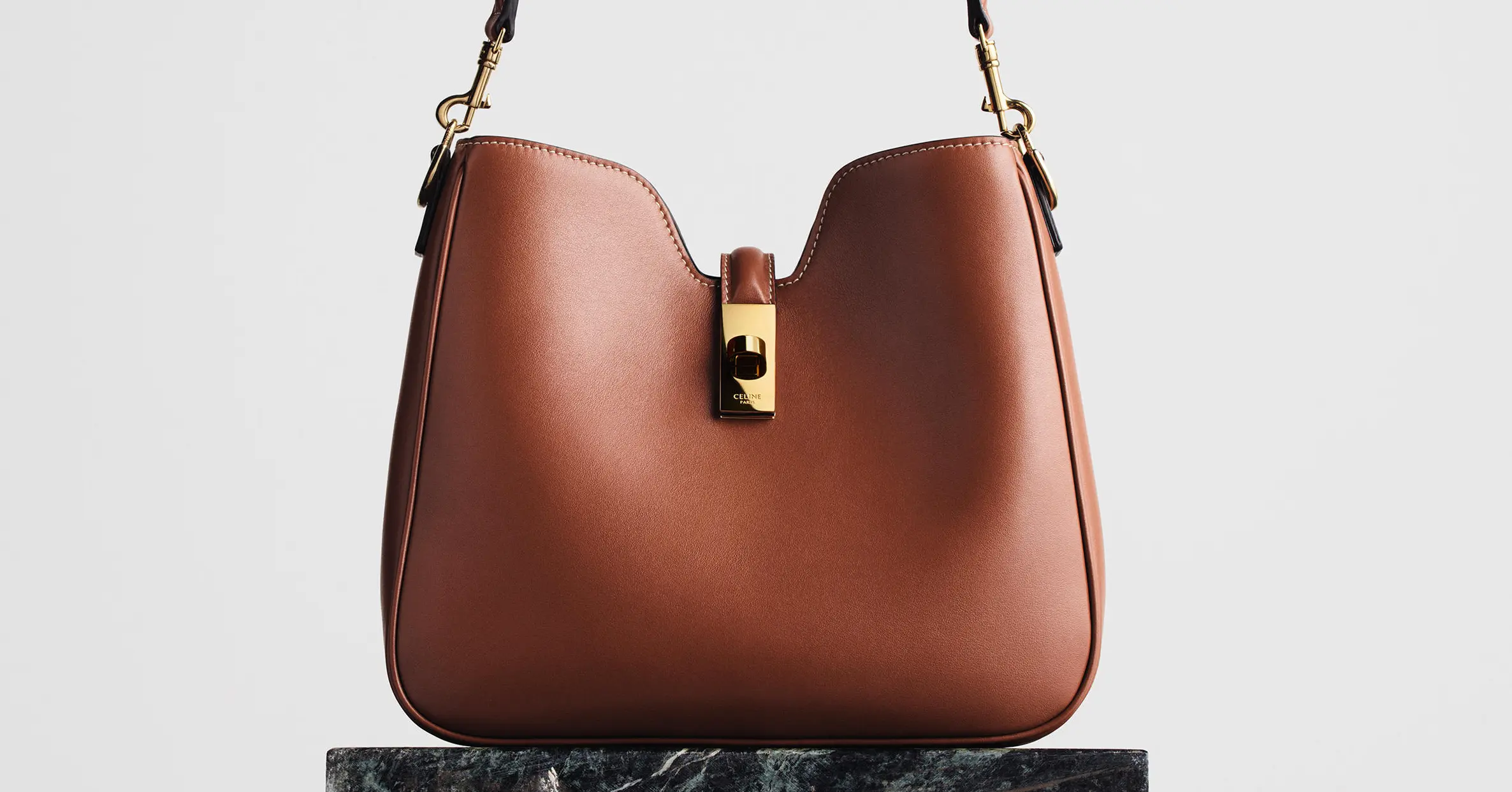 ソフトな質感 アヴァ ハンドバッグ CELINE ミディアム キャメル 楽天市場】CELINE セリーヌ Medium AVA Strap Shoulder Bag