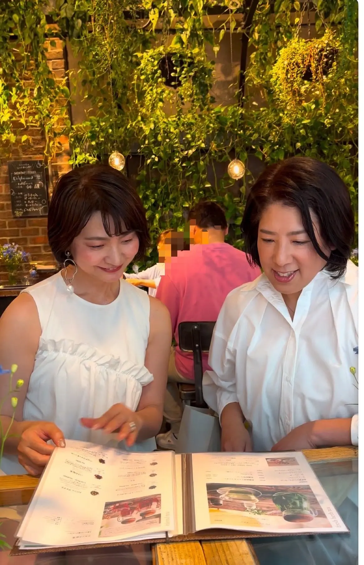 ブルーのお花に囲まれるカフェへ。_1_1