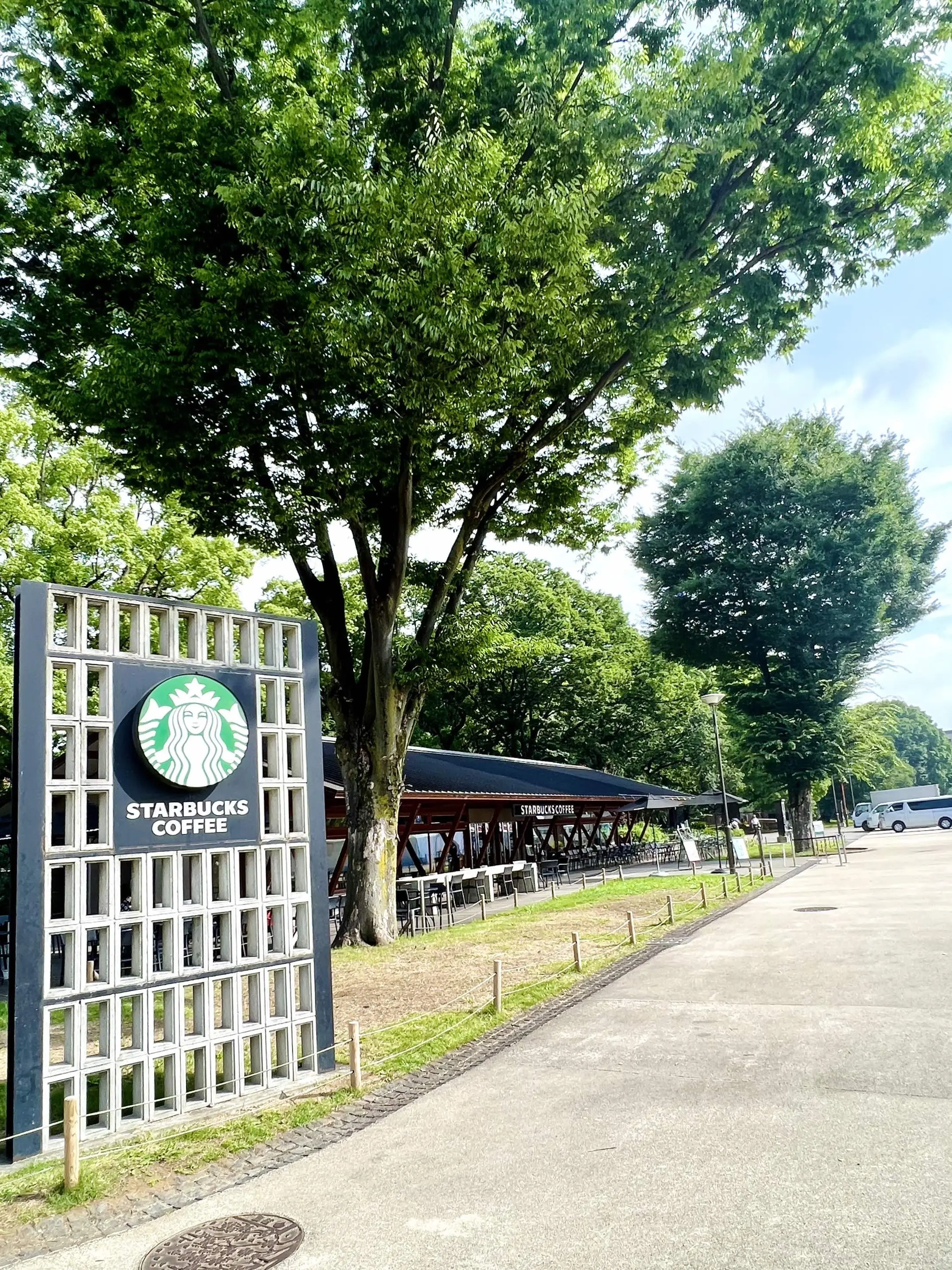 上野公園　スターバックスコーヒー