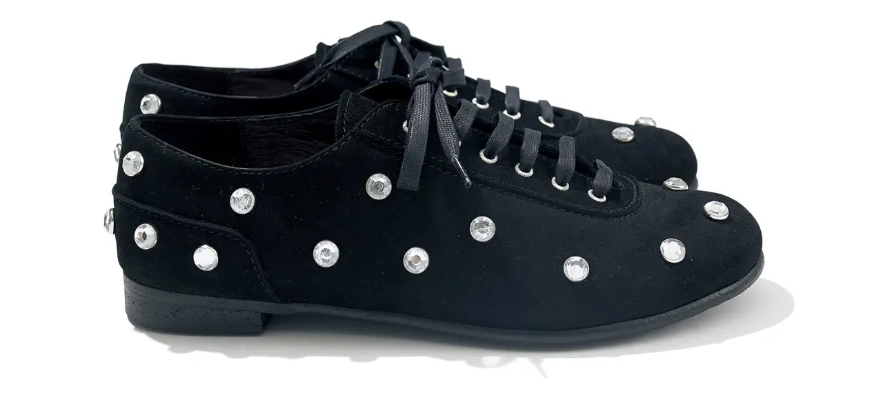 ラカドのクリスタルレースアップシューズ「レンジ」