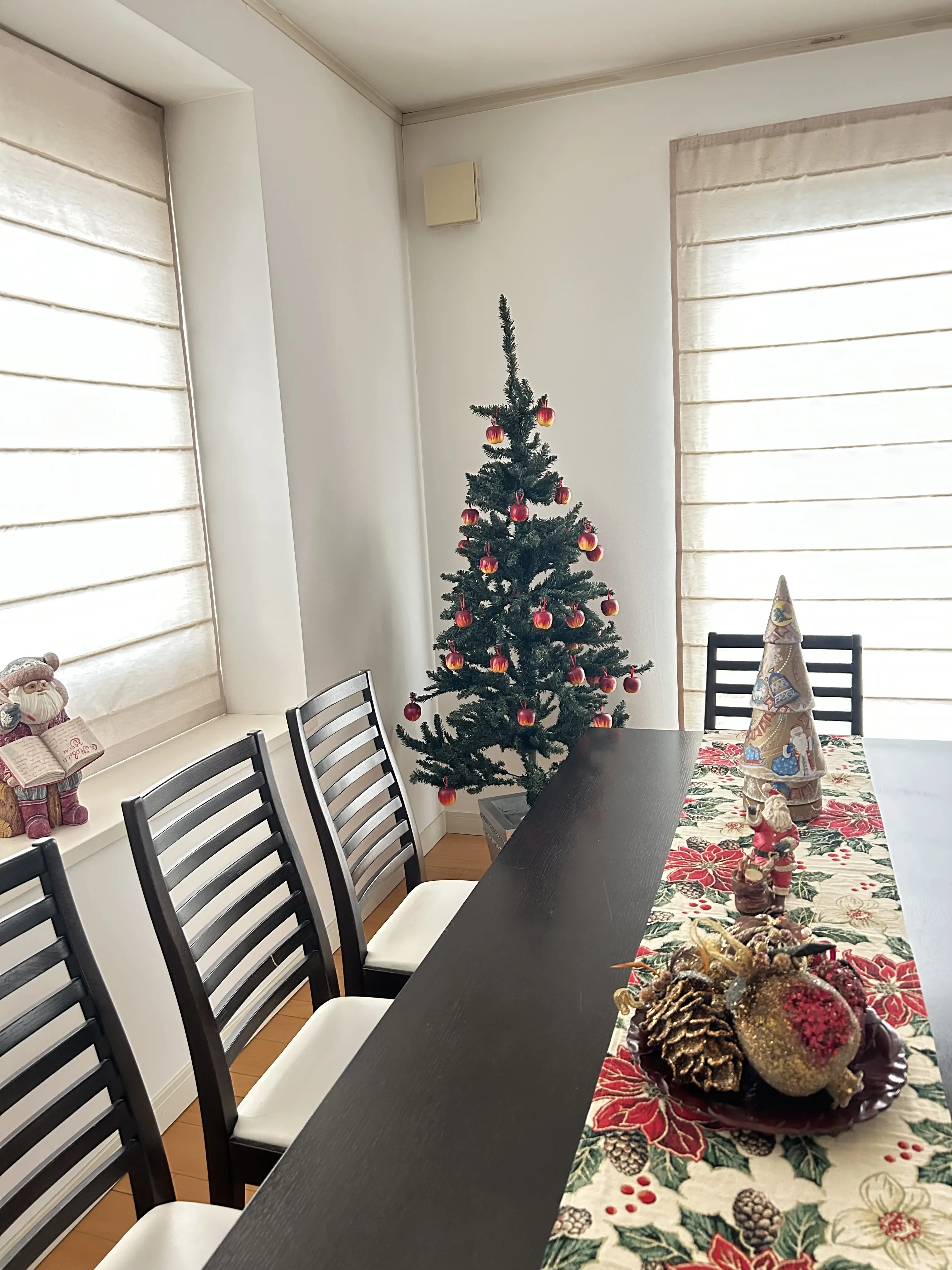 クリスマス　クリスマステーブルコーデ　クリスマスオブジェ　