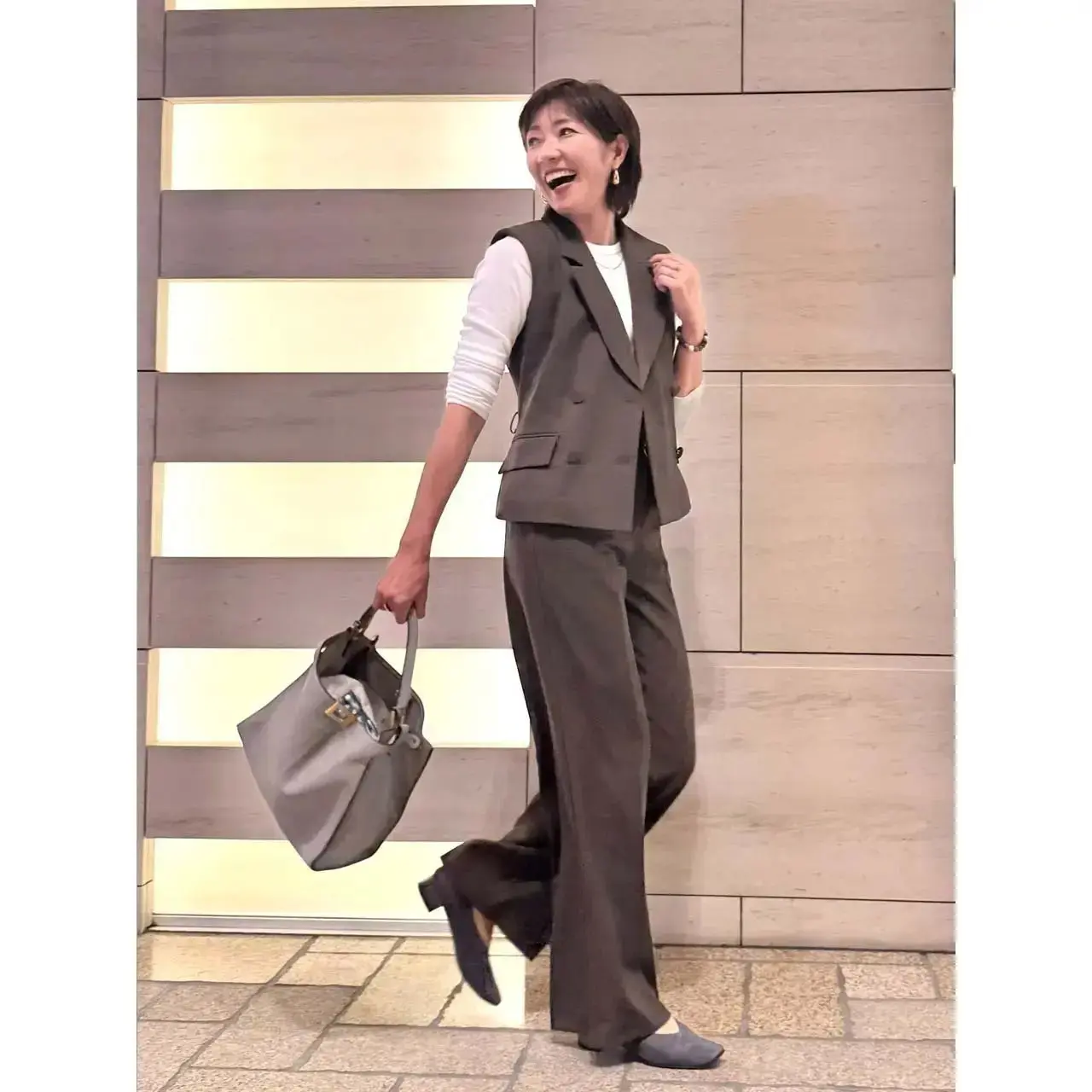 【50代のベストコーデ5選】季節感とこなれ感を両立！秋の装いを格上げしてくれるおしゃれな一枚