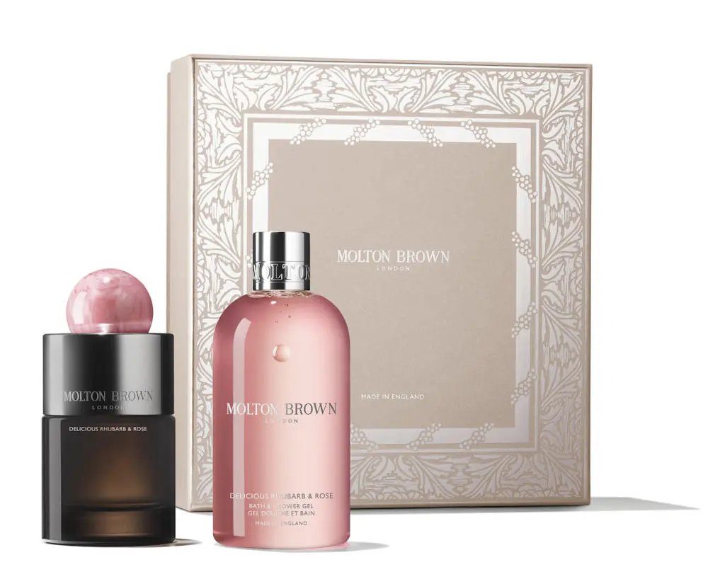 2025　クリスマスコフレ　デリシャス ルバーブ＆ローズ フレグランス コレクション ￥32120／モルトンブラウンジャパン＜数量限定発売中＞  セット内容：デリシャス ルバーブ＆ローズ オードパルファン 100mL、デリシャス ルバーブ＆ローズ バス＆シャワージェル 300mL