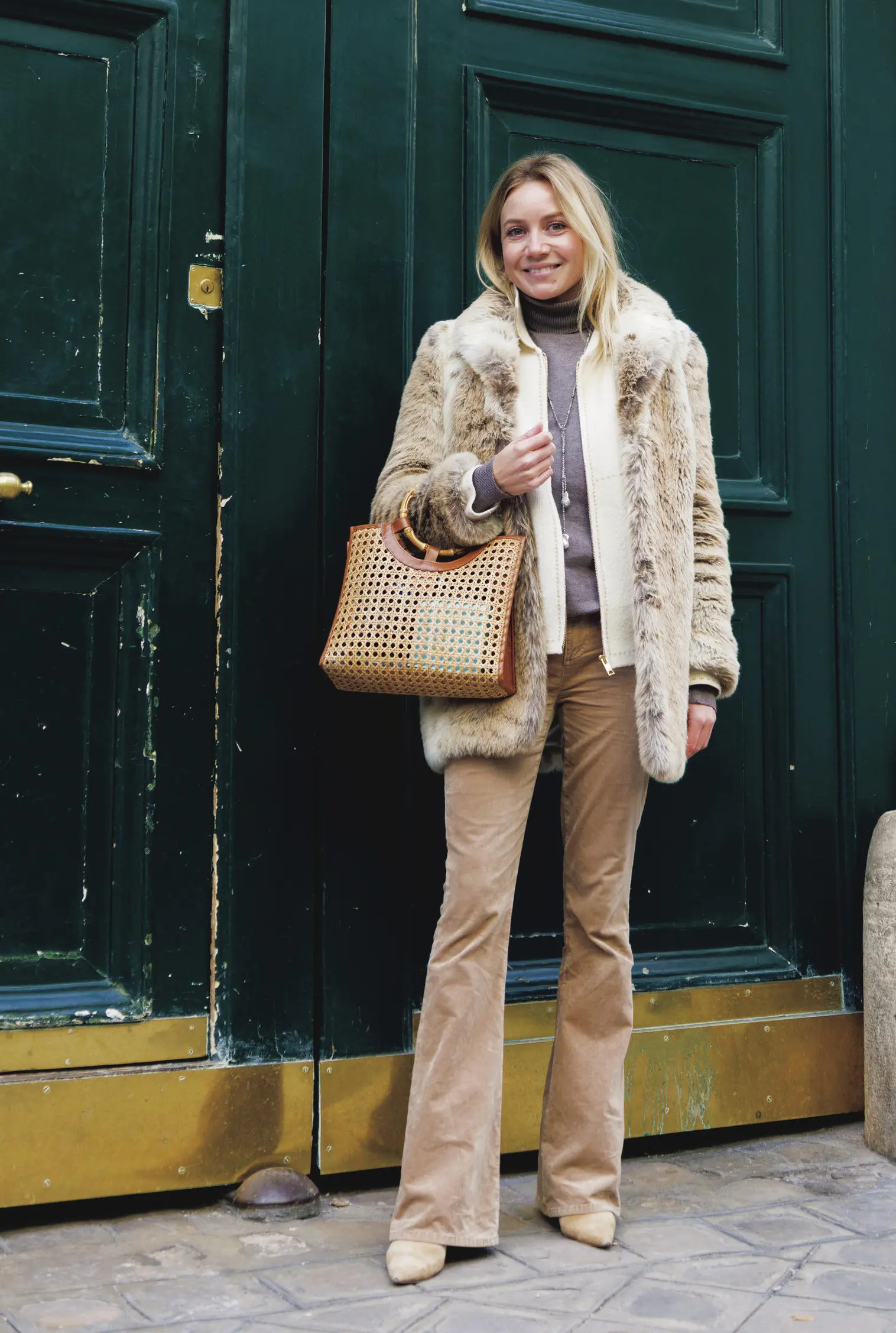 マダムのリアルなお出かけスタイル【海外ファッションSNAP】 ヴィクトリア アクセサリーデザイナー／パリ