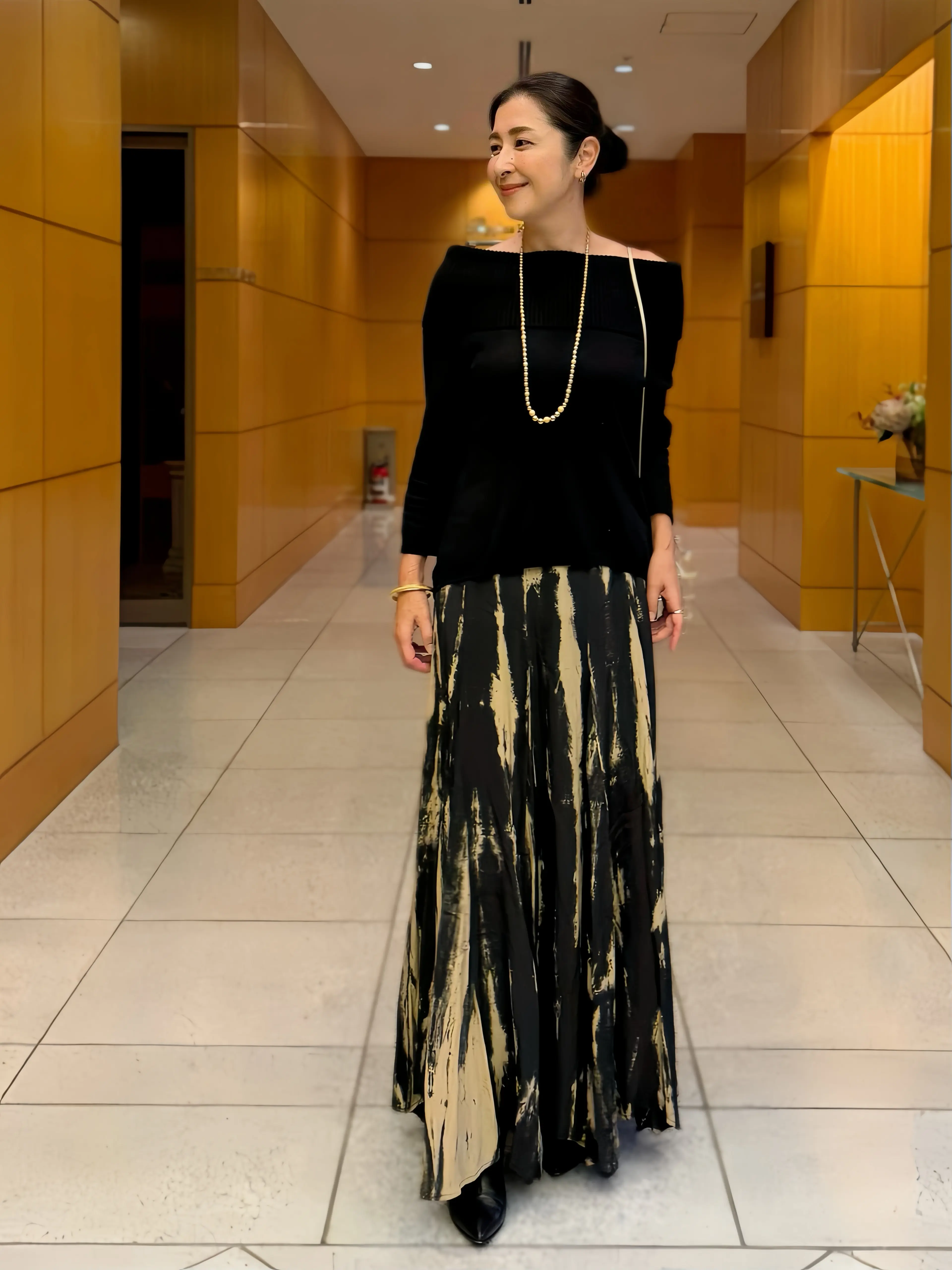 エクラ 華組　松ヶ崎由紀子さん　スカートコーデ　黒スカート　MES DEMOISELLES	L'Appartement