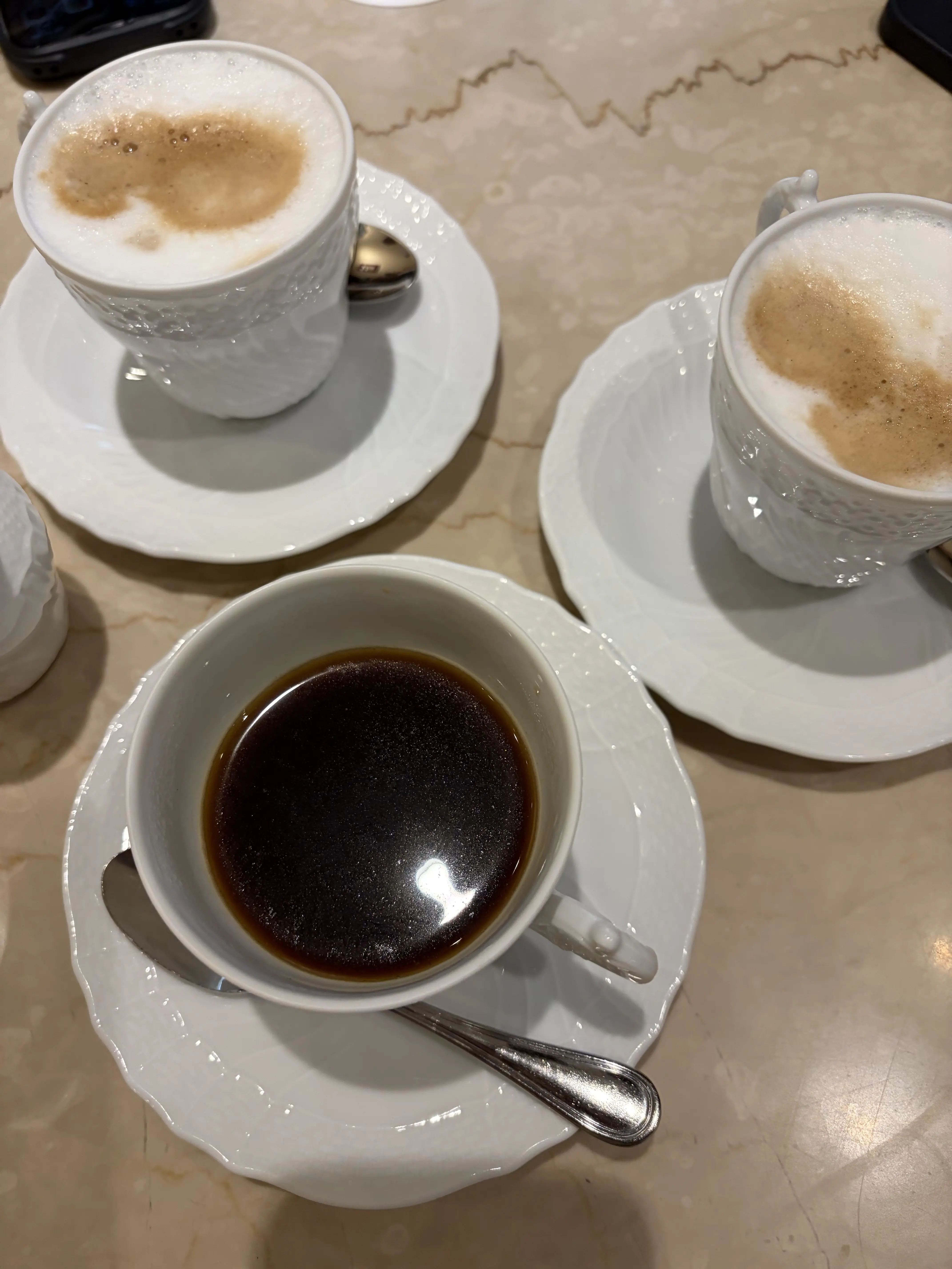 成城アルプスのカフェラテとカフェオレ