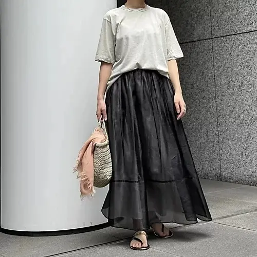 【50代 Tシャツ】気温30度 大人に似合う「上質Tシャツ」おすすめコーデ20選_1_6
