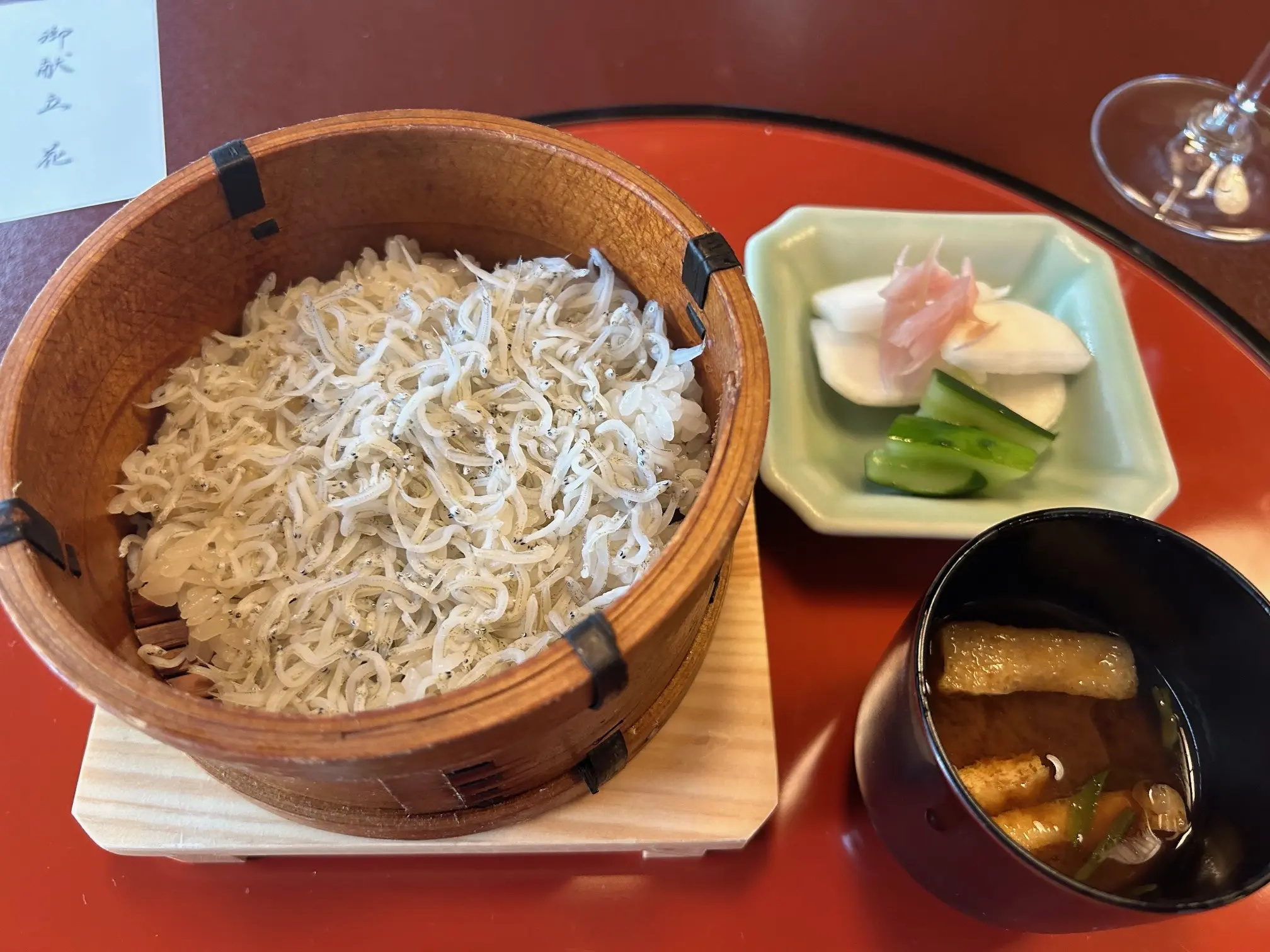 しらすご飯　赤出汁　香の物