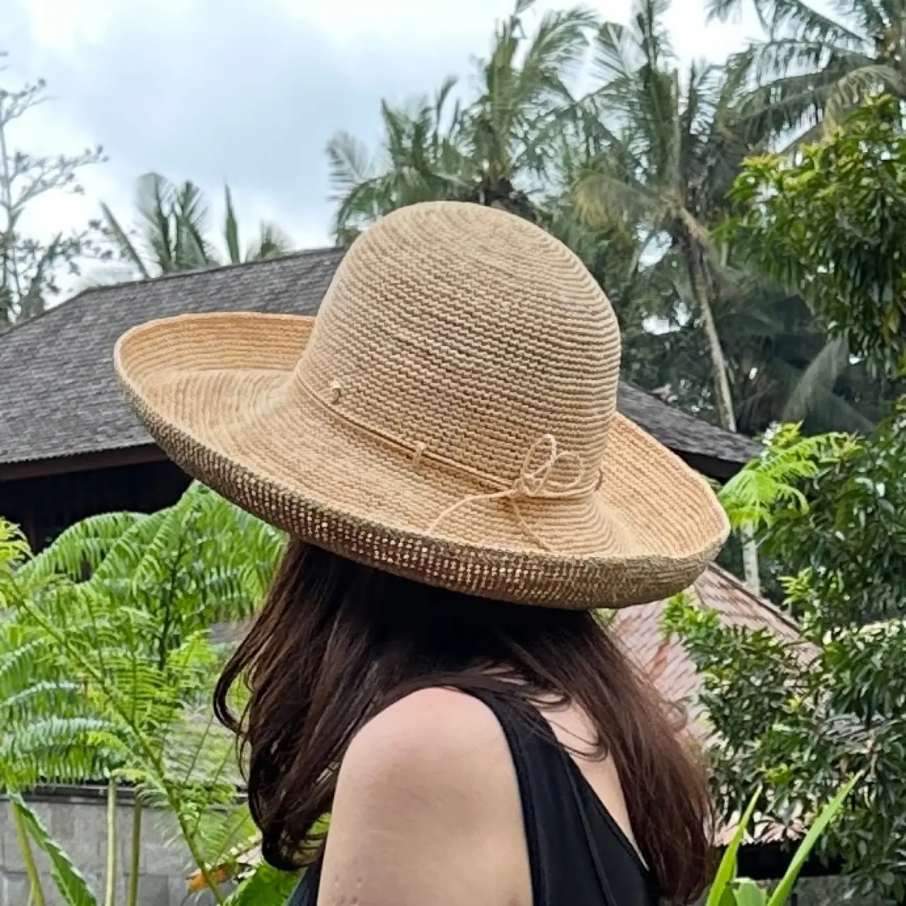 Hat : HELEN KAMINSKI