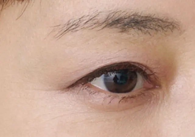 石井亜季さん（フリーランスPR）の美眉メソッド　メイク前の写真