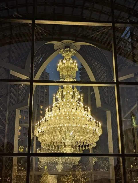 恵比寿ガーデンプレイス「バカラシャンデリア」