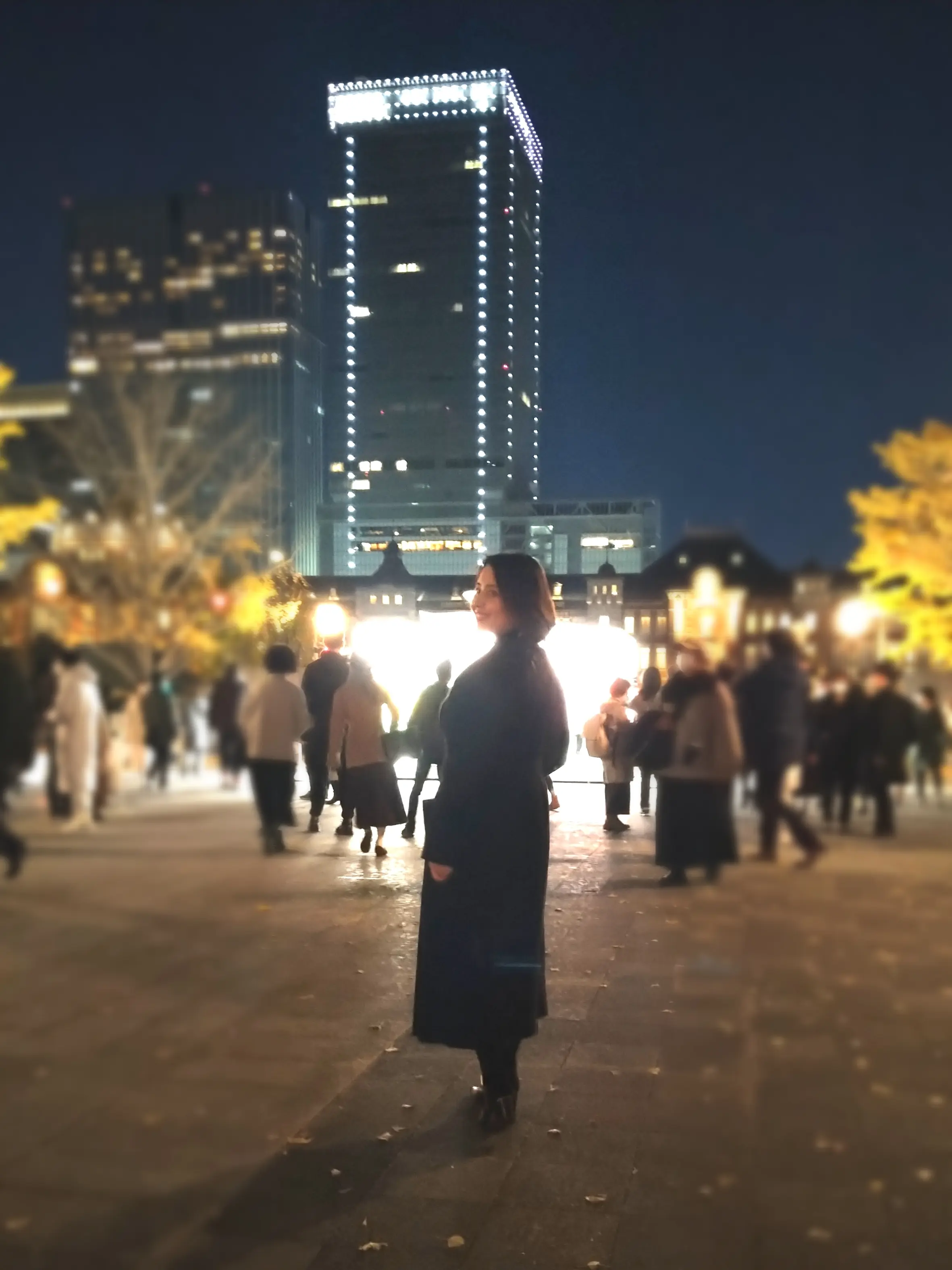 東京駅、行幸通り、40代ファッション、スタイルデリのコート