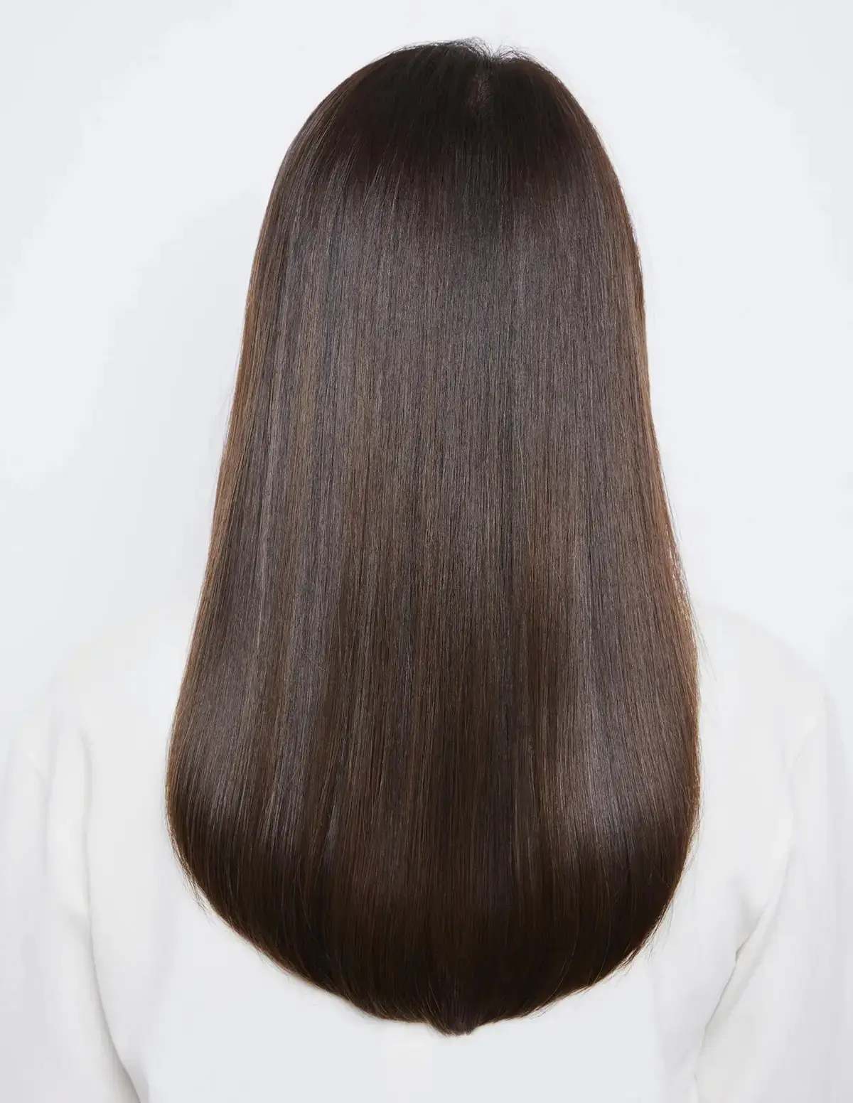 うねりに悩む50代こそトライ！ダメージレスのストレートパーマで若見えが叶う【50代・チームJマダムの劇的ヘアチェン成功例】