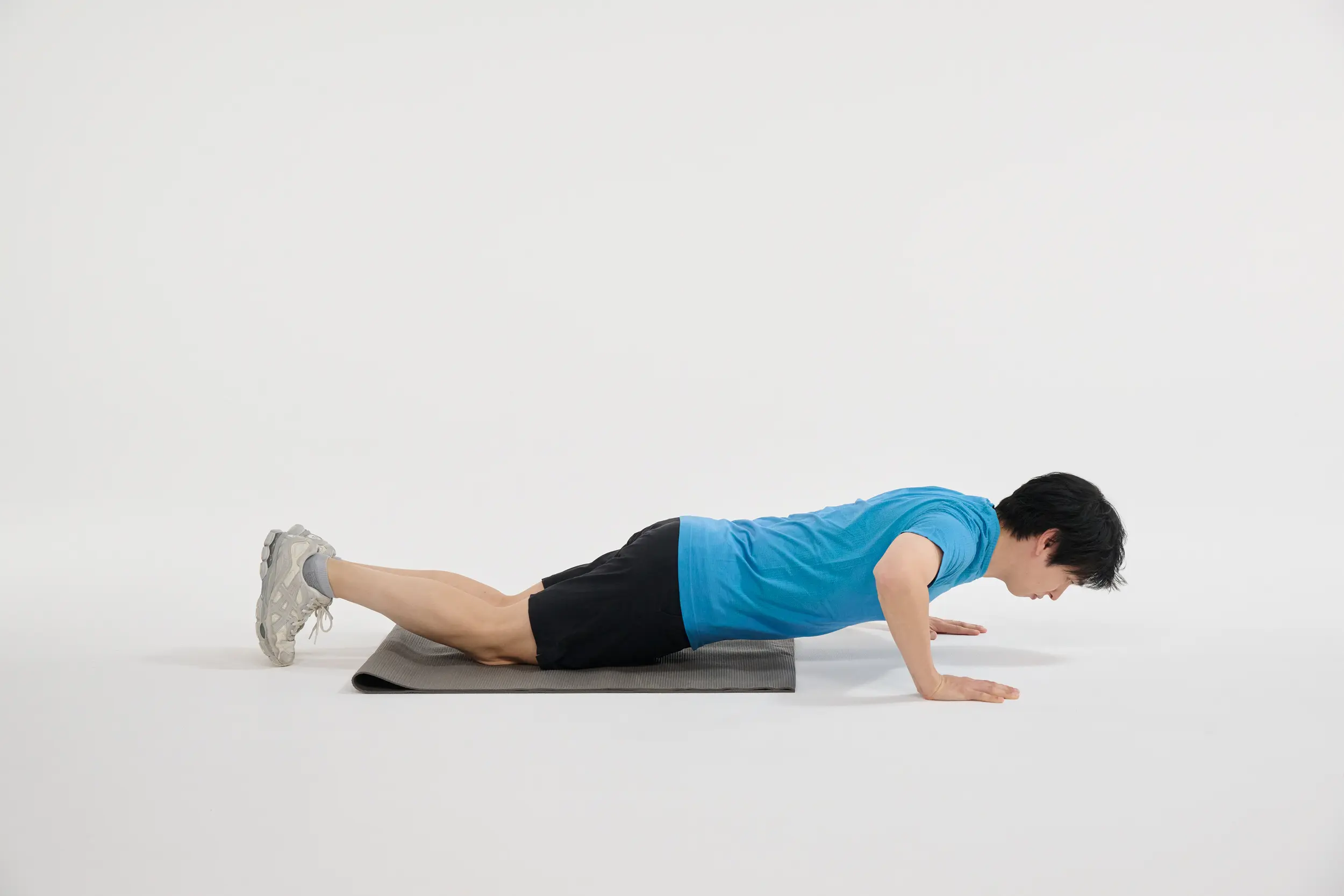 ボディワーカー森拓郎 腕立て伏せ