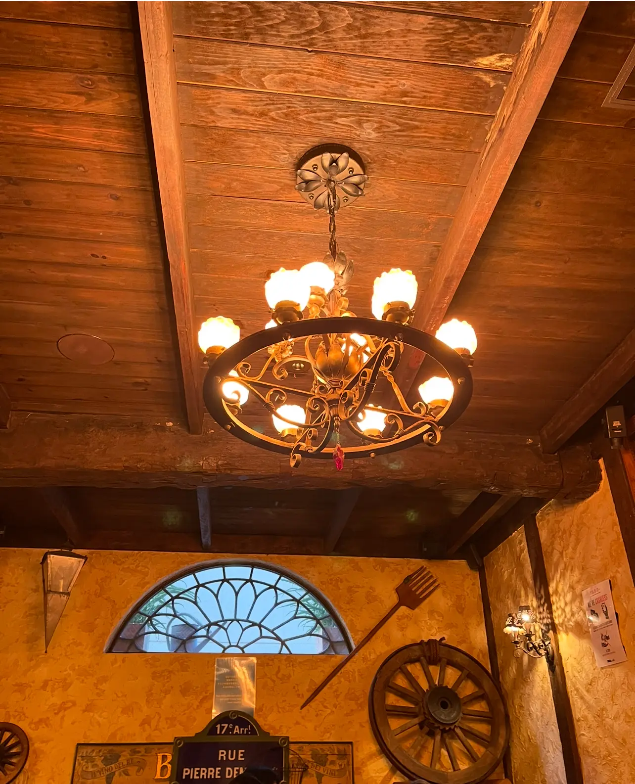 大人ピンクのキラキラジレとホワイトパンツでホリデーシーズンコーデ💗_1_6-1