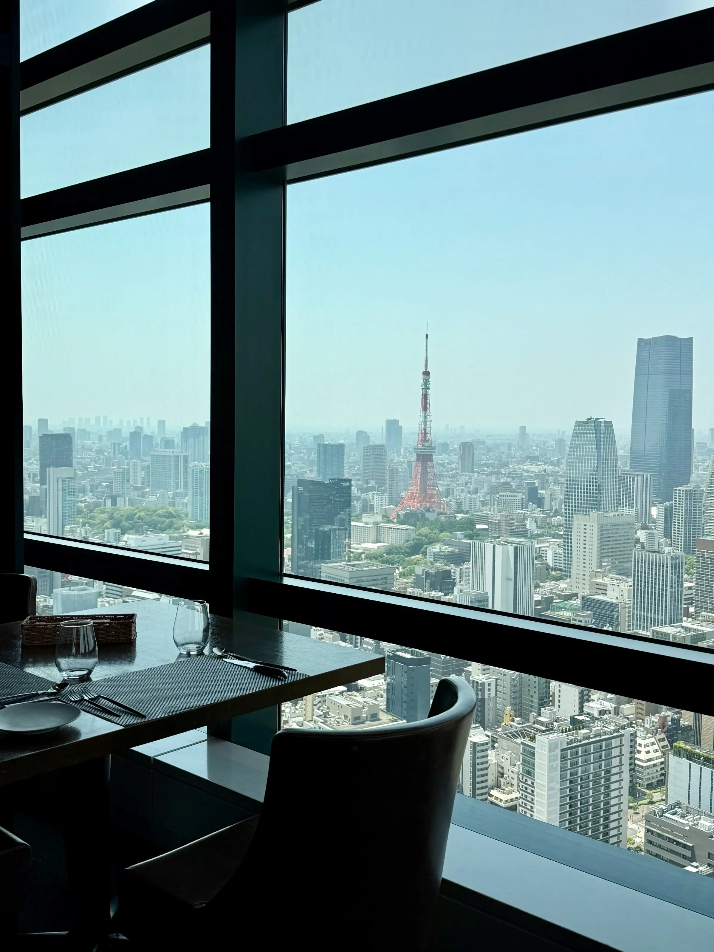 Prime42 steakhouse &amp; sky bar店内からの眺め、東京タワー