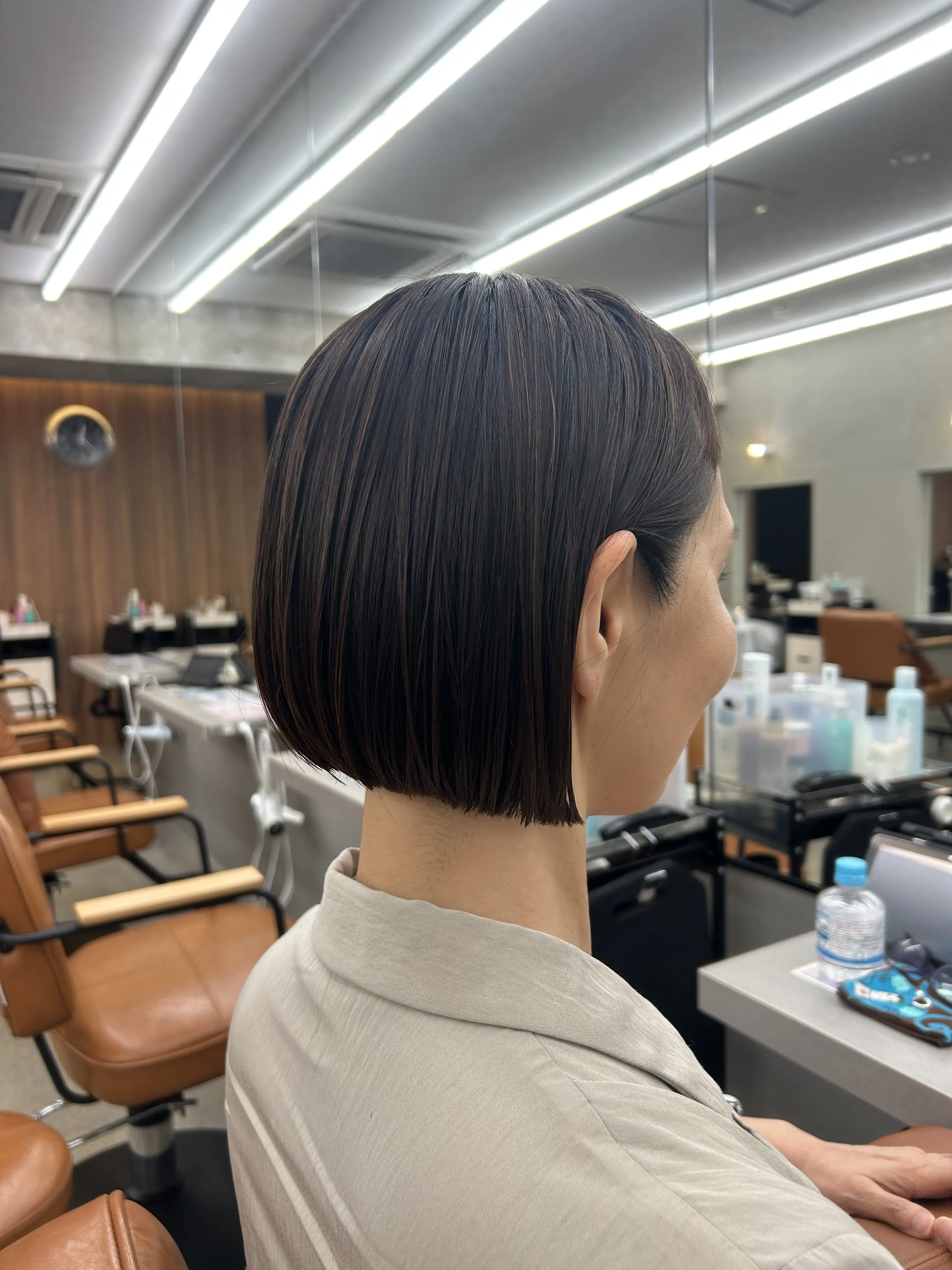 髪質を活かしてショートボブに。首元スッキリで体感気温マイナス3度下がった気分_1_1