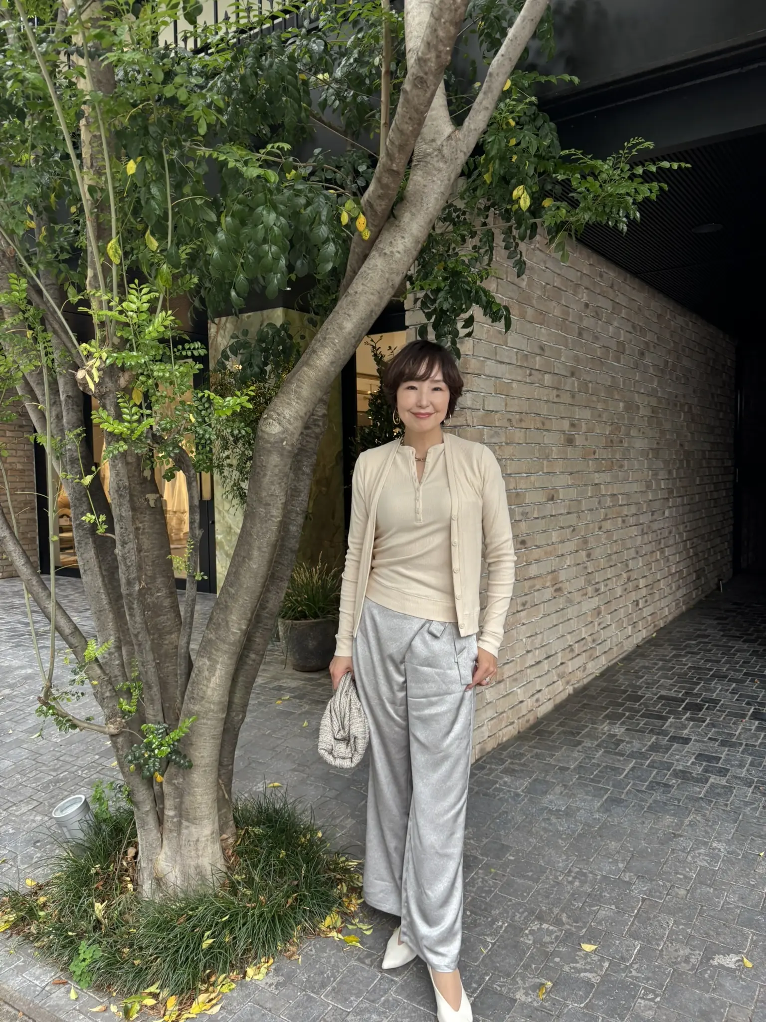 シンプルコーデには光沢をプラス_1_9