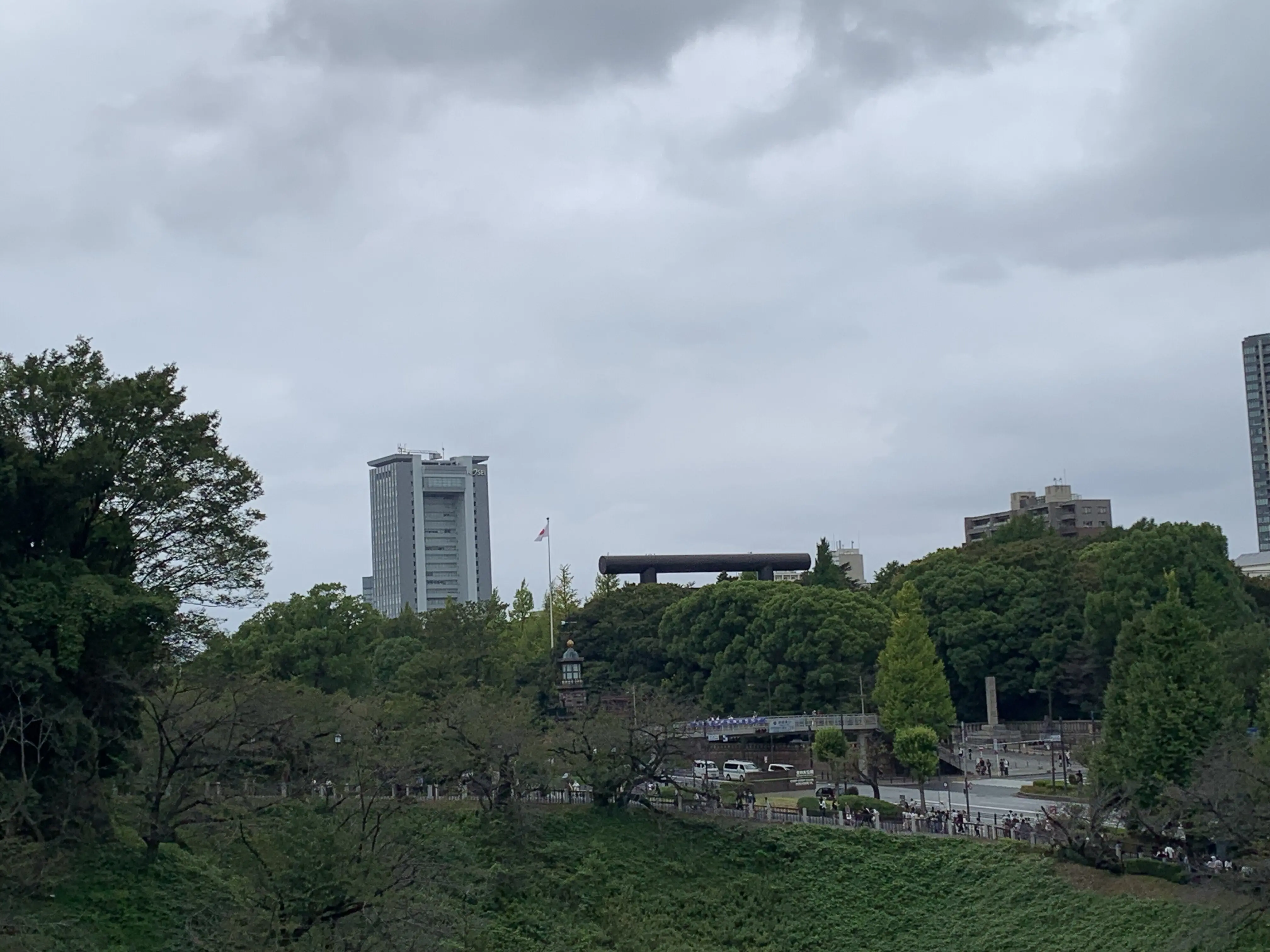 九段会館テラスから見る靖国神社