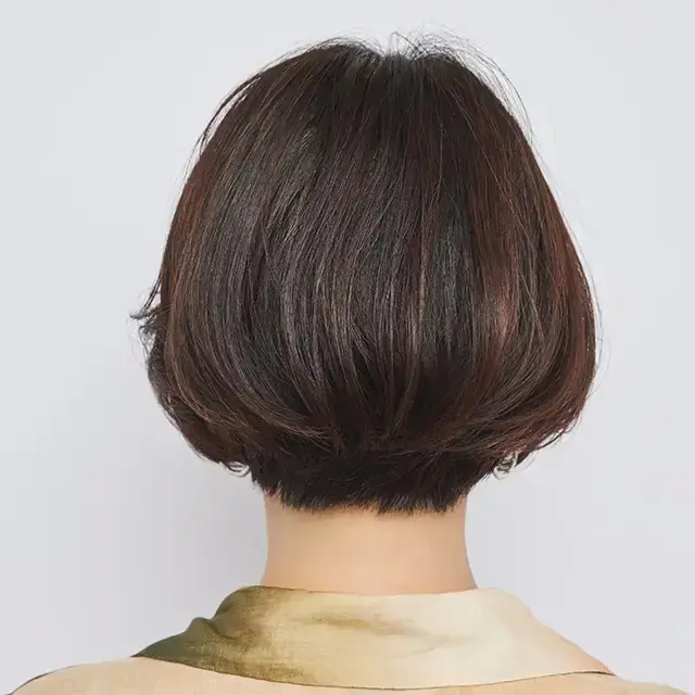 短めでも華やか！上品な大人の丸みがエレガントショートボブ