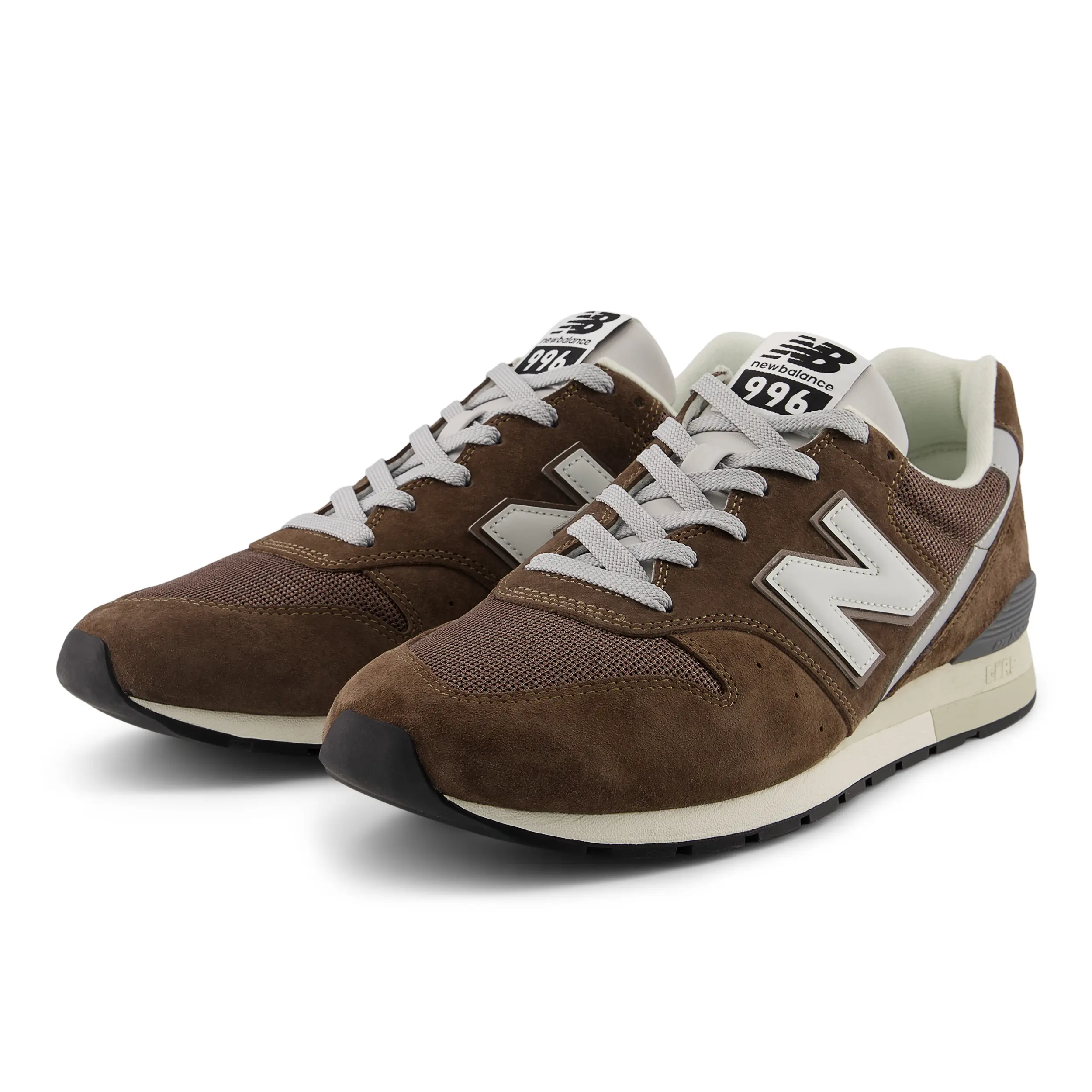 スタイリスト徳原文子おすすめ ニューバランス U9964M9　ブラウン