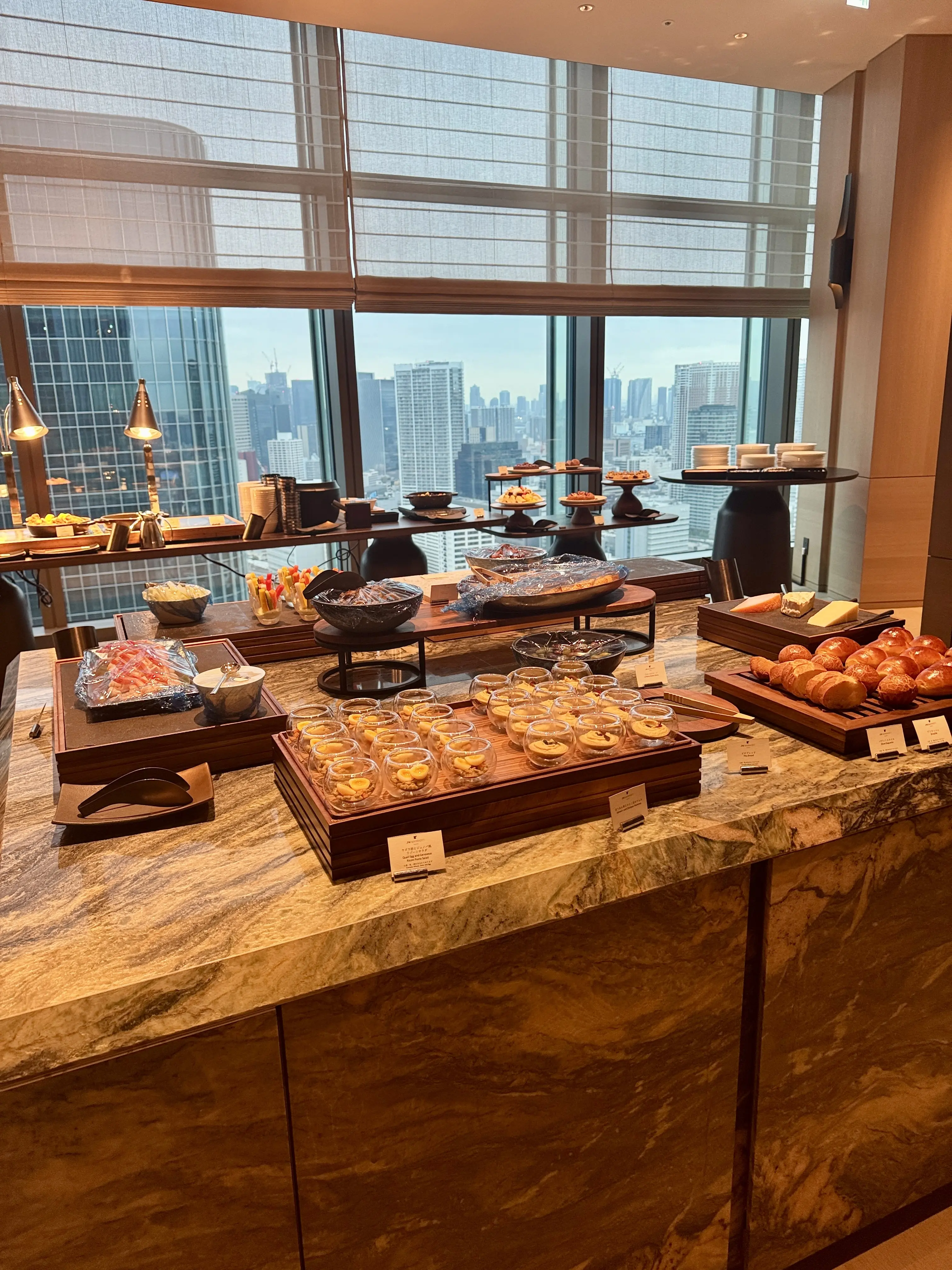 一枚で”華リュクス”なブラウスでホテルステイ✨_1_9-1